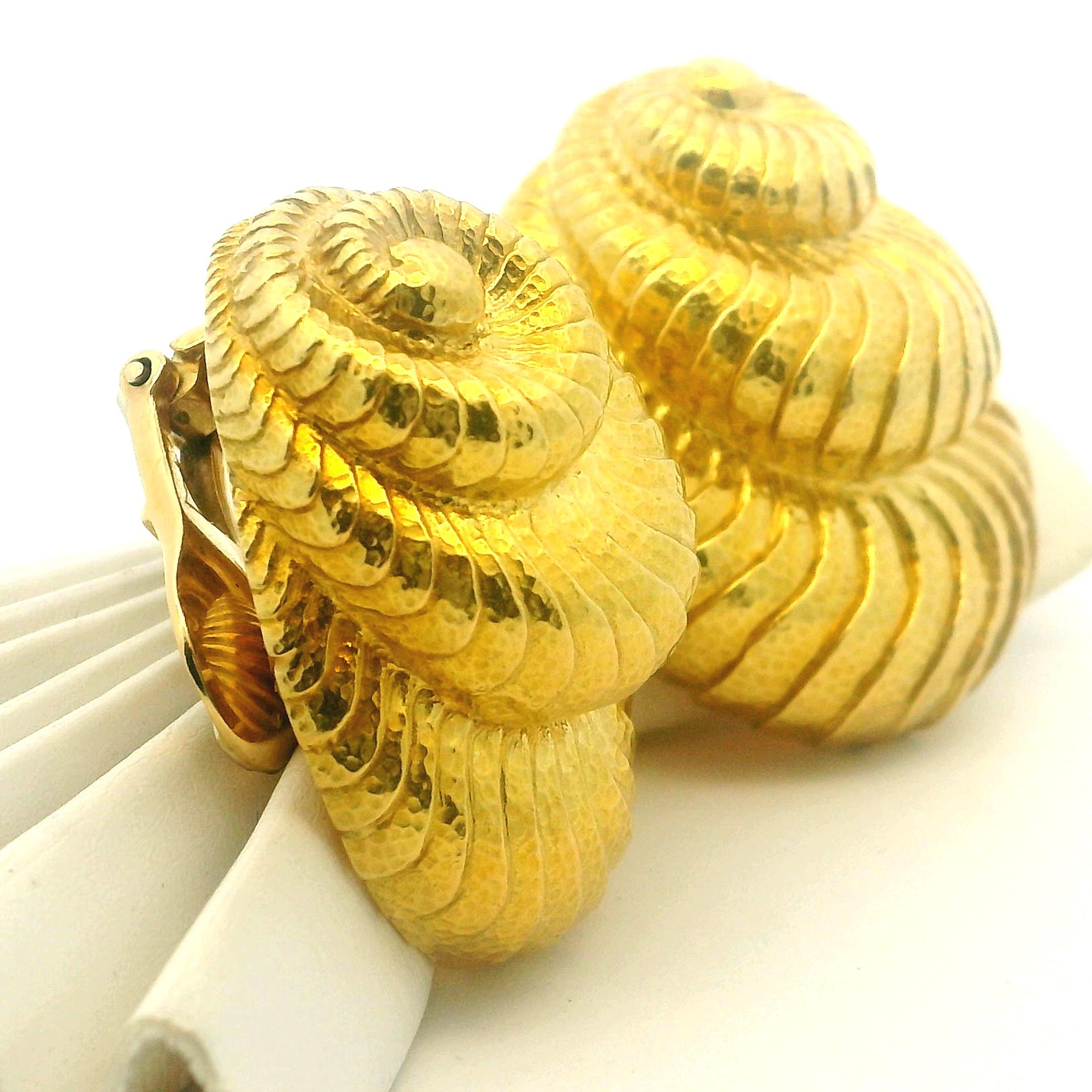 David Webb Nautilus Shell Earrings in 18K Yellow Gold, Circa 1970s In Excellent Condition For Sale In Miami, FL