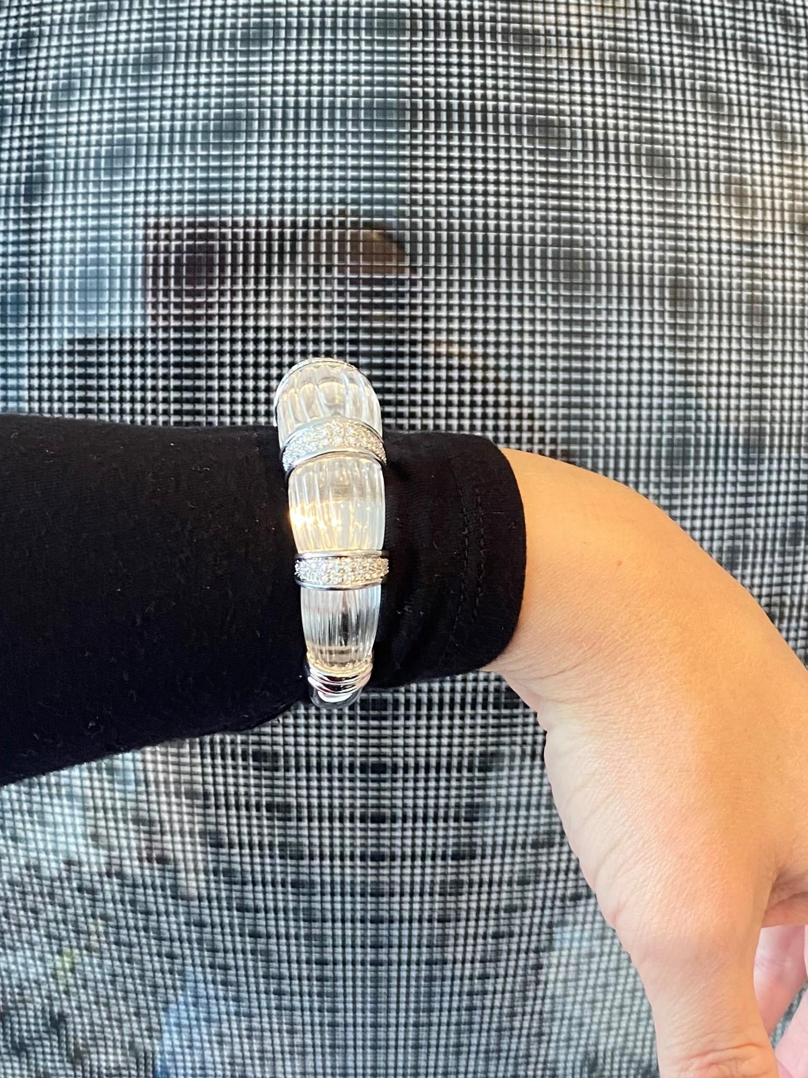 David Webb New York Bombe Rock Quartz Bracelet Cuff Platinum 5.28 Cts Diamonds In Excellent Condition For Sale In Miami, FL