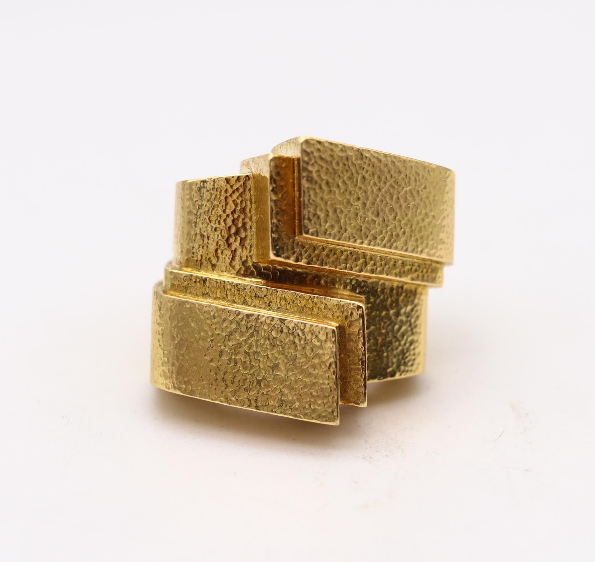 Women's or Men's David Webb New York Geometric Cocktail Ring in Textured 18Kt Yellow Gold