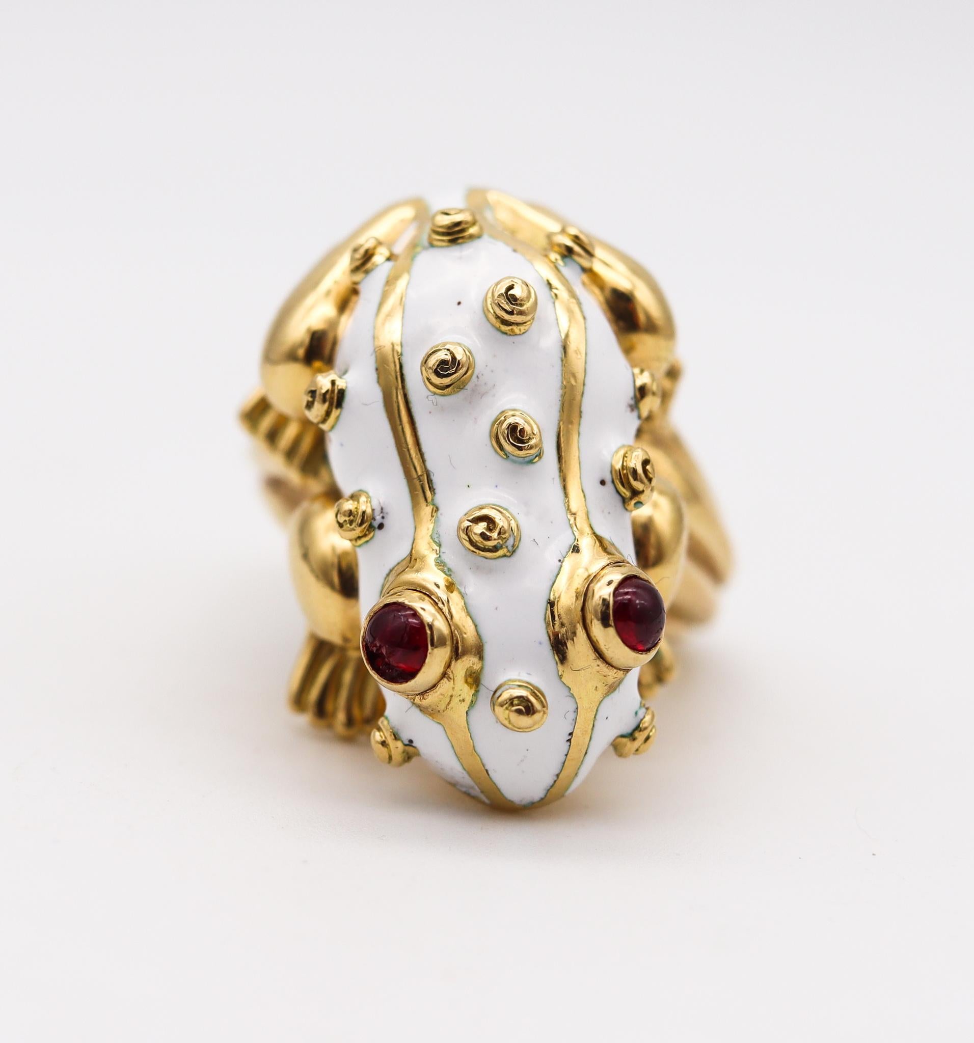 Frog cocktail Ring Designed by David Webb (1925-1975).

Very nice cocktail ring, made in New York city at the atelier of David Webb, back in the late 1970's. This iconic frog cocktail ring was crafted in solid yellow gold of 18 karats with dotted