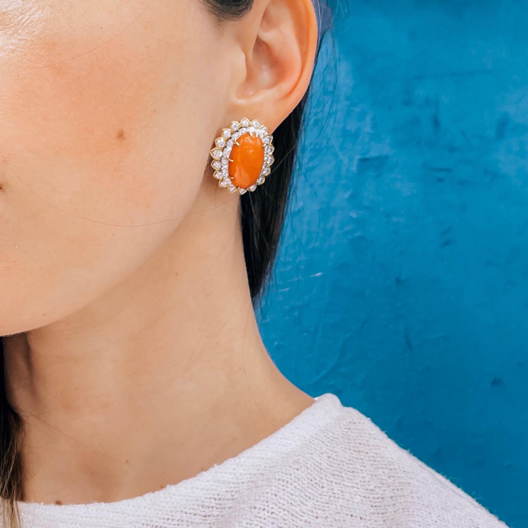 Ovale Ohrringe aus Koralle und Diamant im Rundschliff von David Webb für Damen oder Herren im Angebot