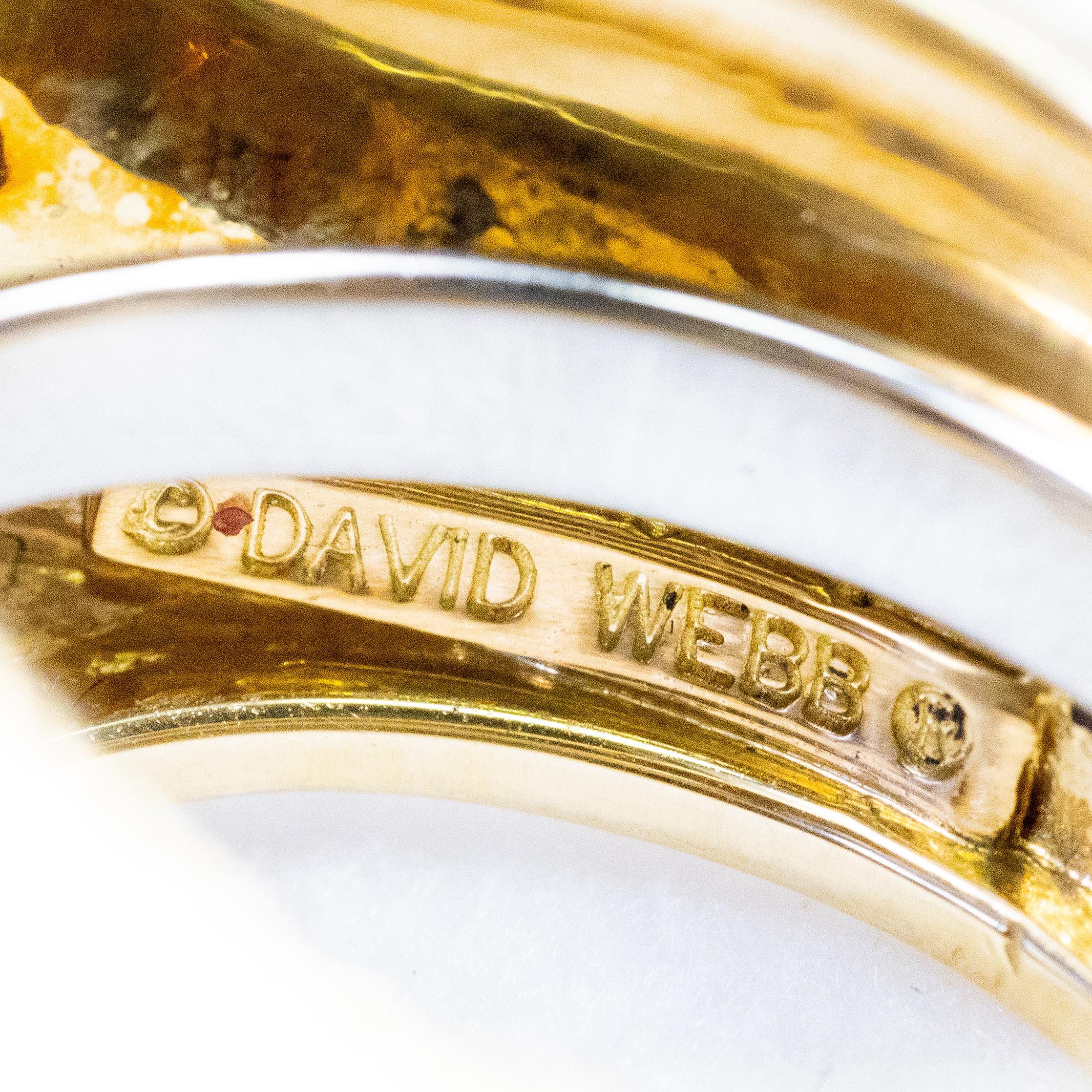 Anillo para hombre con zafiro talla oval David Webb Corte oval en venta