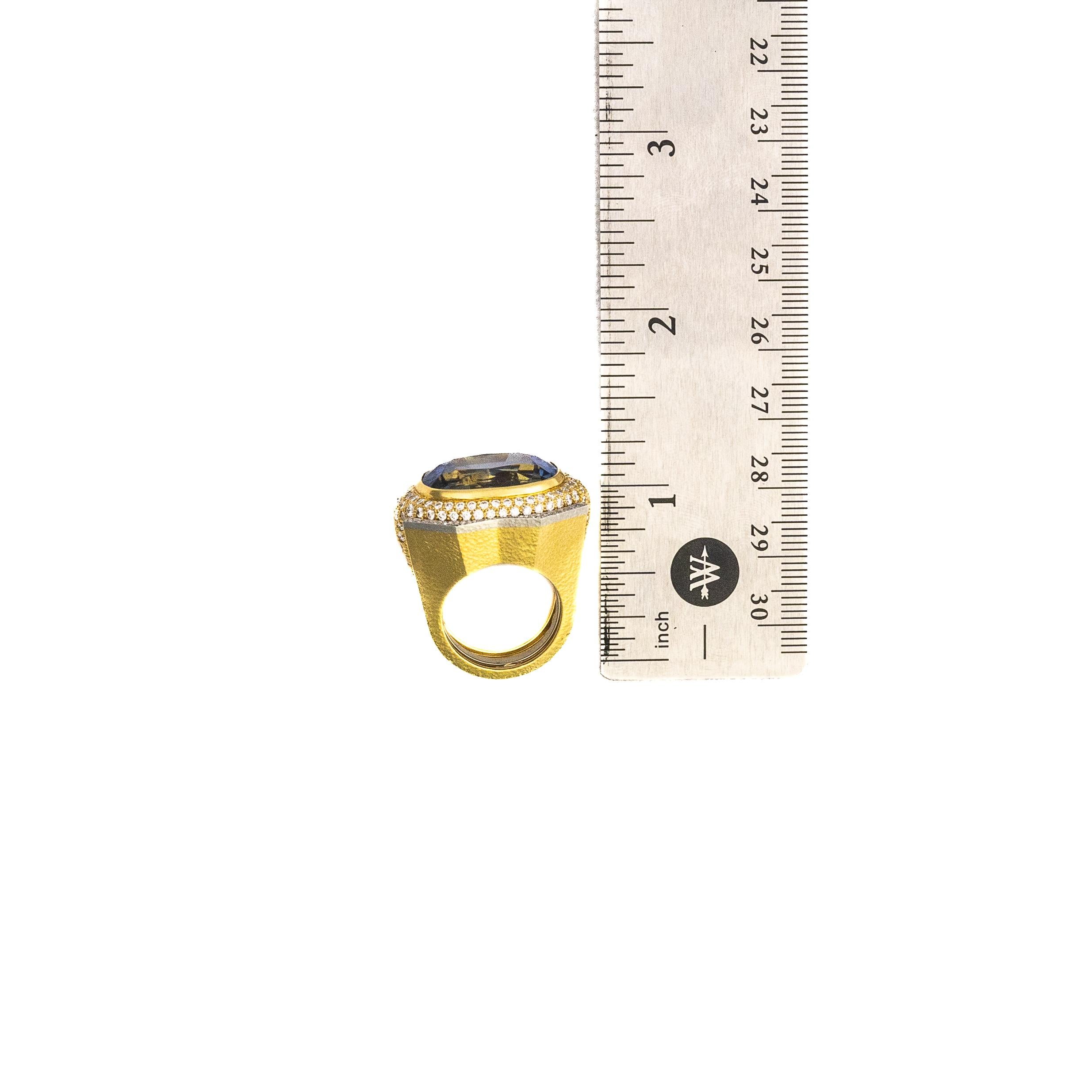 Anillo para hombre con zafiro talla oval David Webb en Excelente estado para la venta en New York, NY