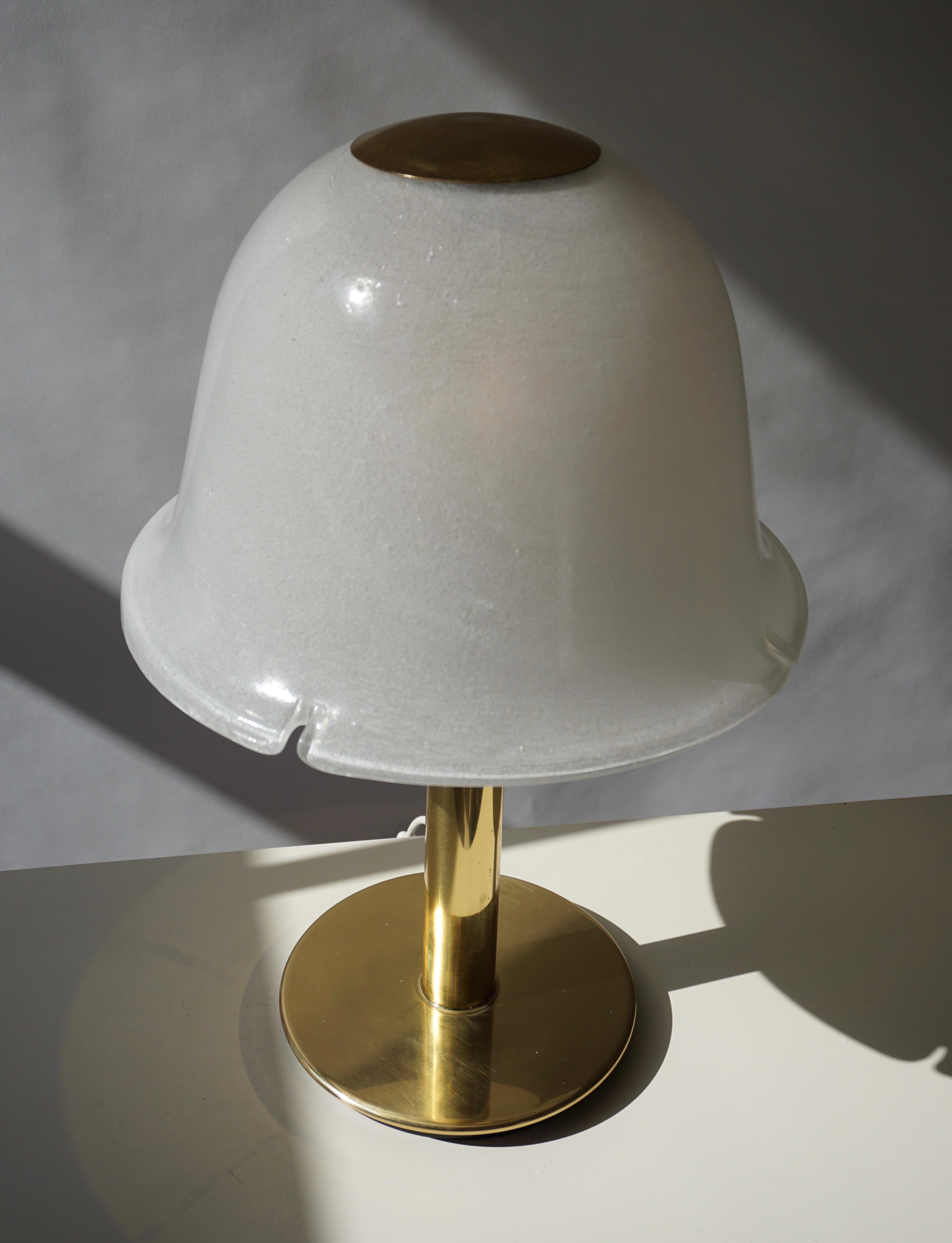 Tischlampe aus Murano-Glas und Messing im Angebot 4