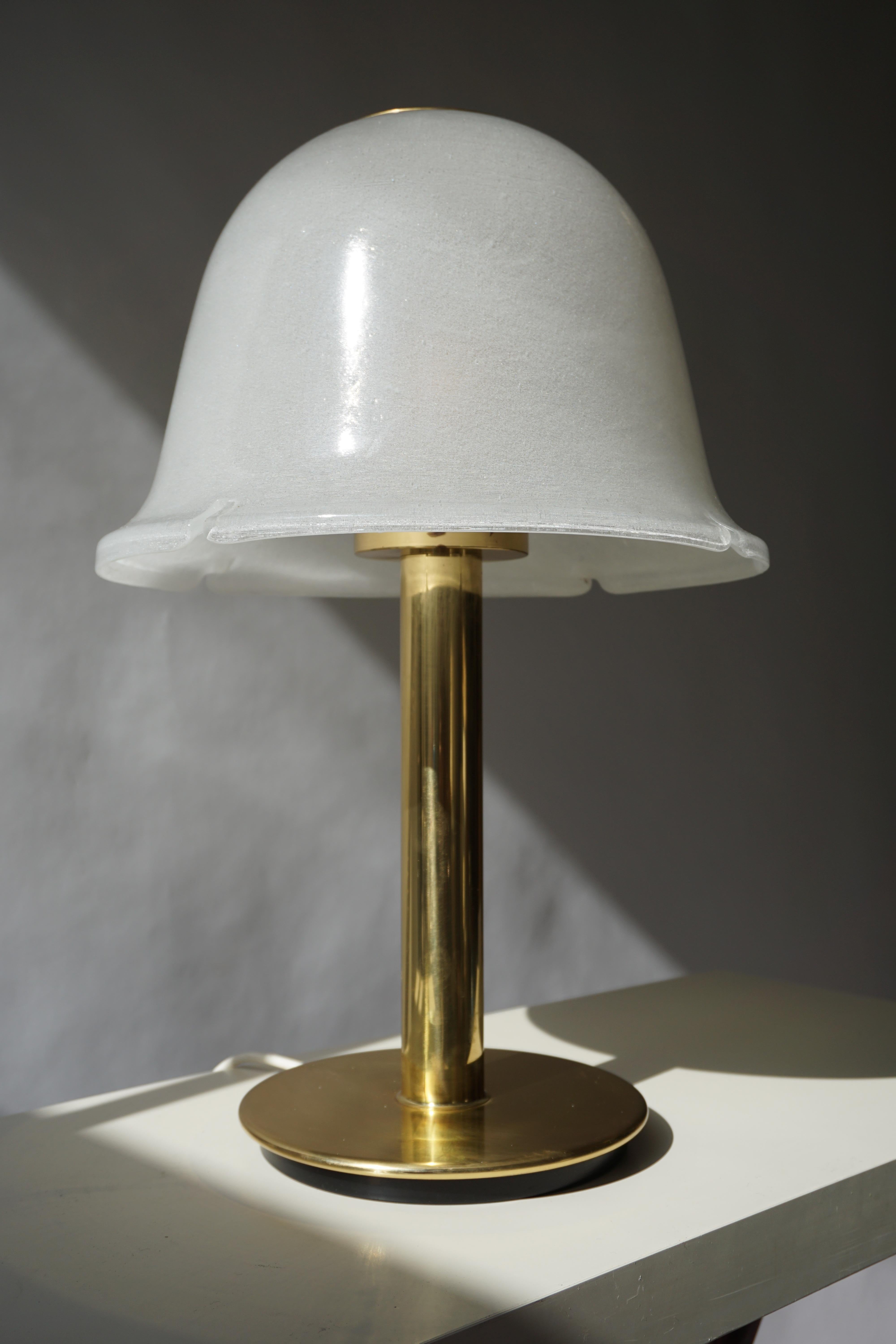 Tischlampe aus Murano-Glas und Messing im Angebot 6