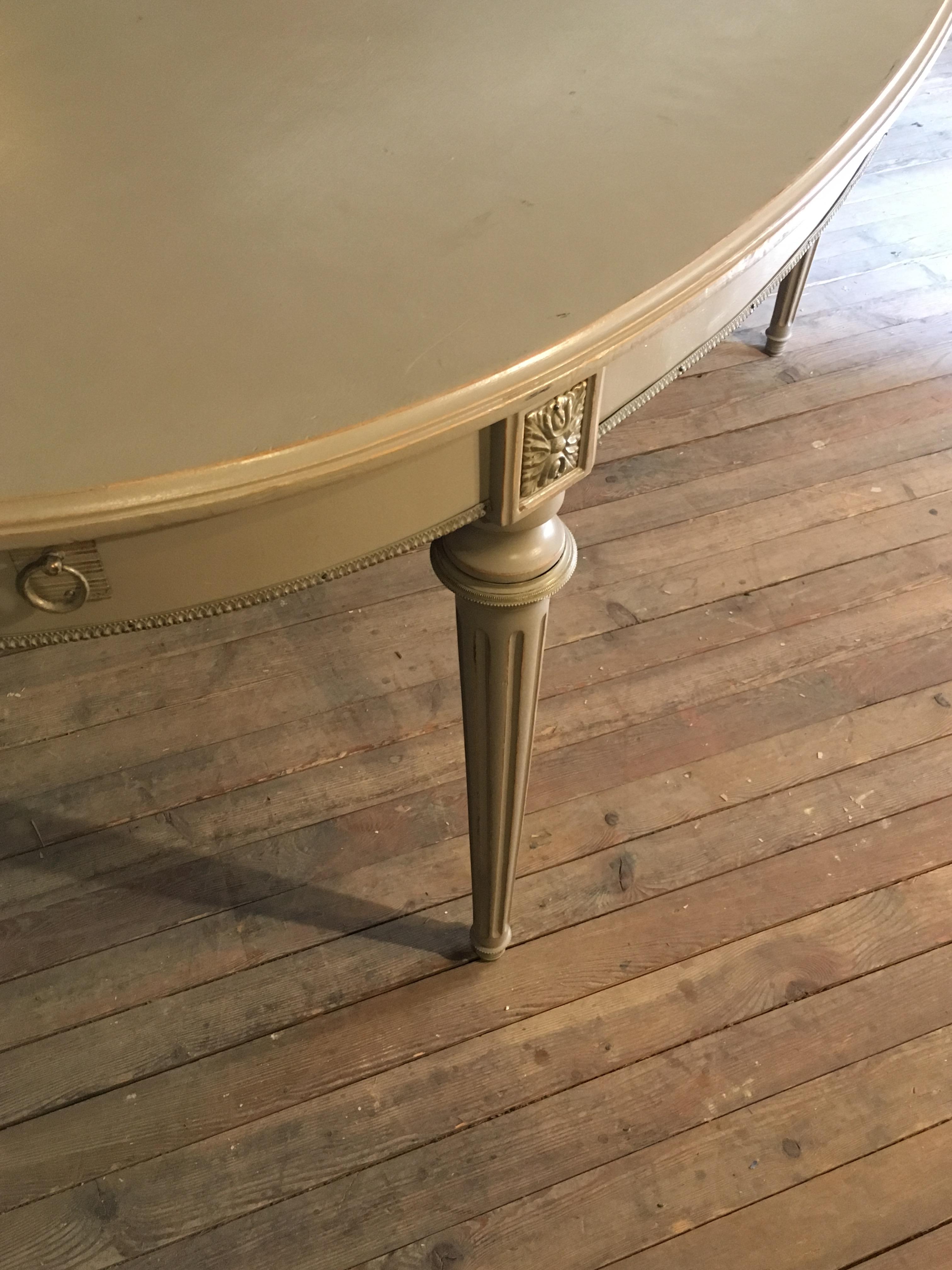 French Laquered Wood Extendible Table with Carved Legs from 1890s For Sale 9