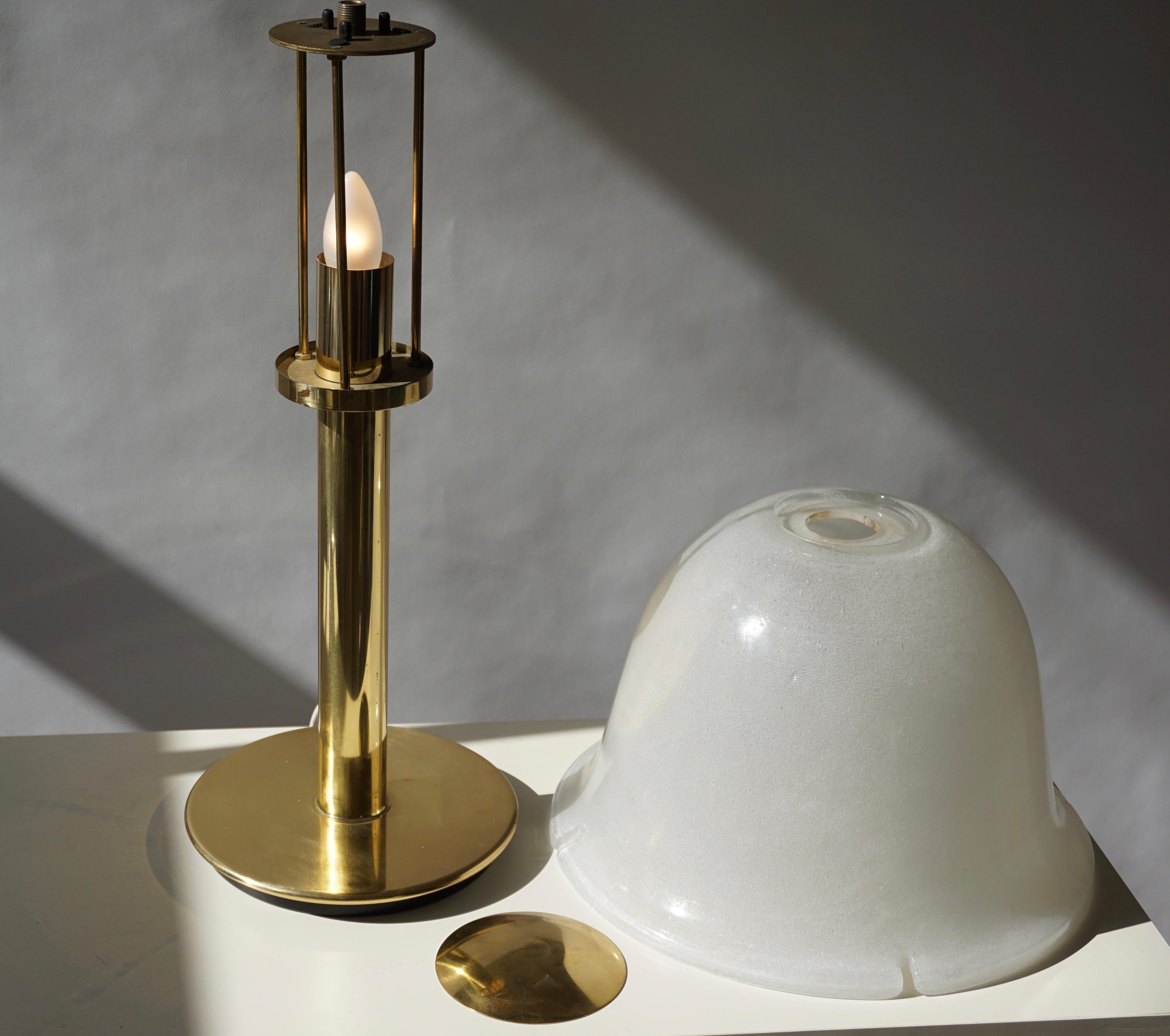 Tischlampe aus Murano-Glas und Messing im Angebot 12