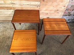 The Moderns Modern 1960 Sought after Danish Solid Teak Nest of Three Tables (Nid de trois tables en teck massif danois)
