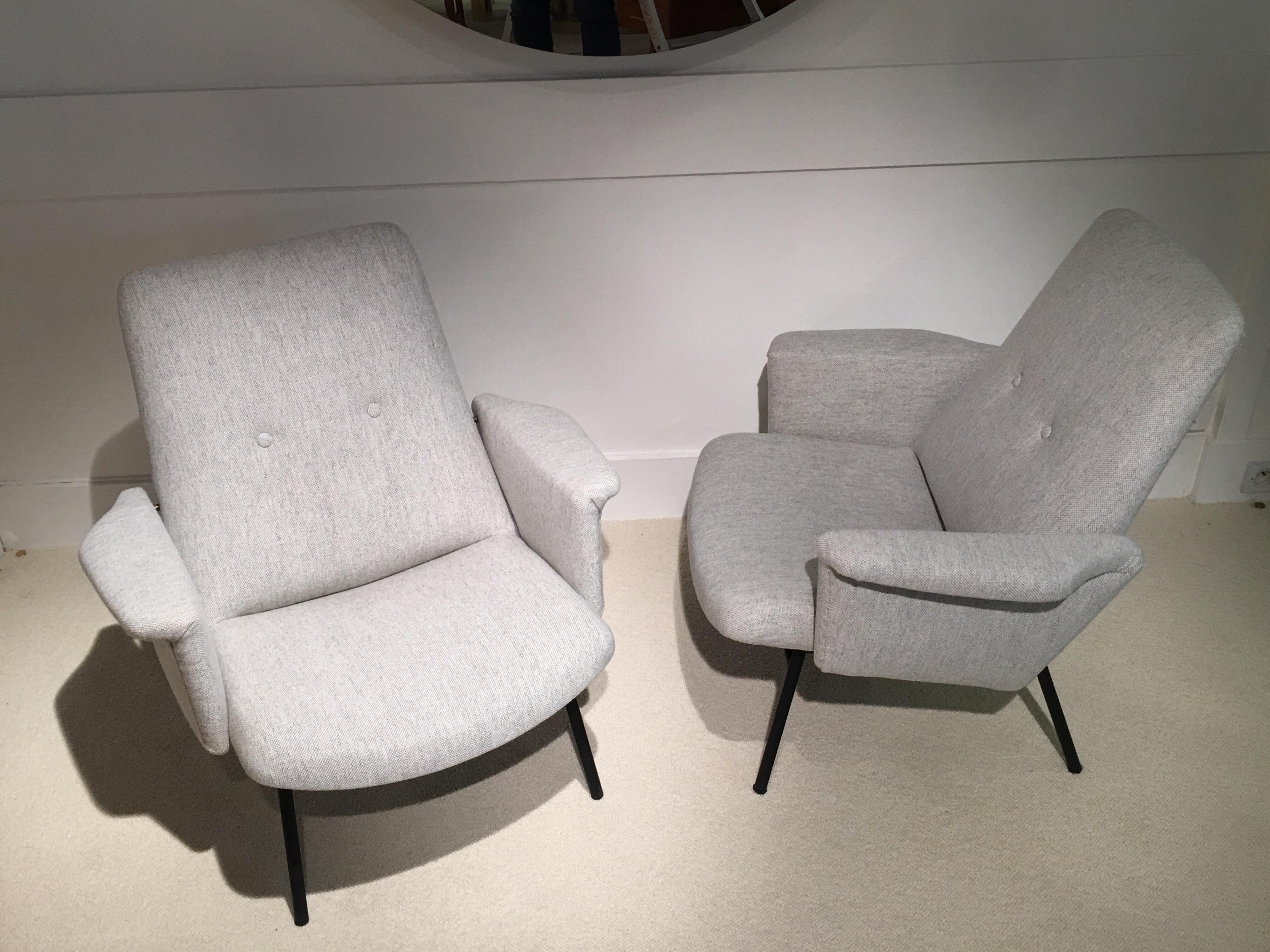 Mid-Century Modern Pair of Sk660 Armchairs by Pierre Guariche
