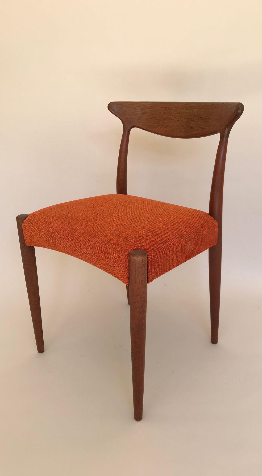 Mid-Century Modern Set of Four Teak Dining Chairs by Arne Hovmand Olsen for Mogens Kold For Sale