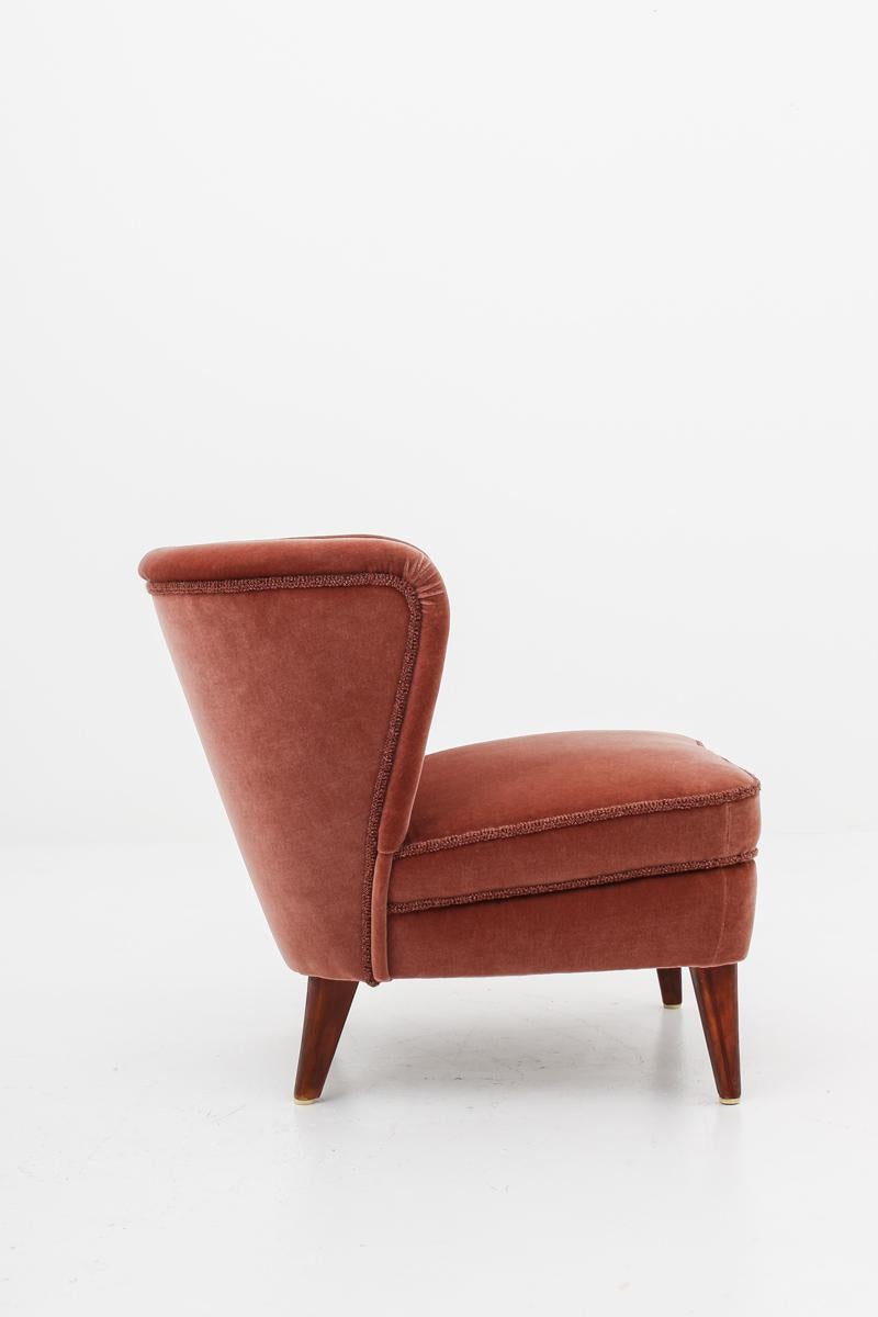 Mid-Century Modern Swedish Lounge Chair in Dark Pink Velour by Gösta Jonsson, 1940s