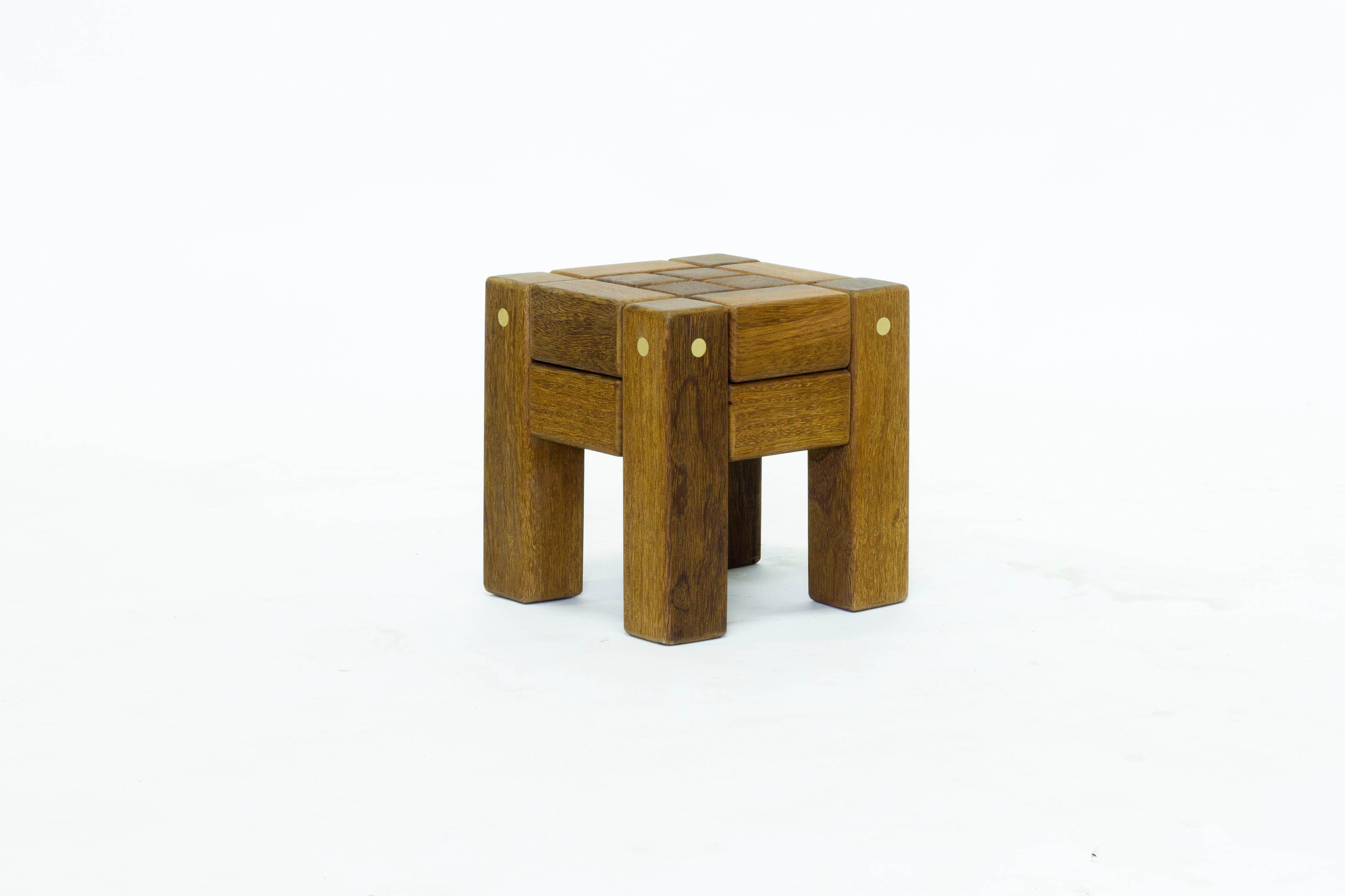 Stool in Hardwood and Brass. Brazilian Contemporary Design by O Formigueiro. (Brasilianisch) im Angebot