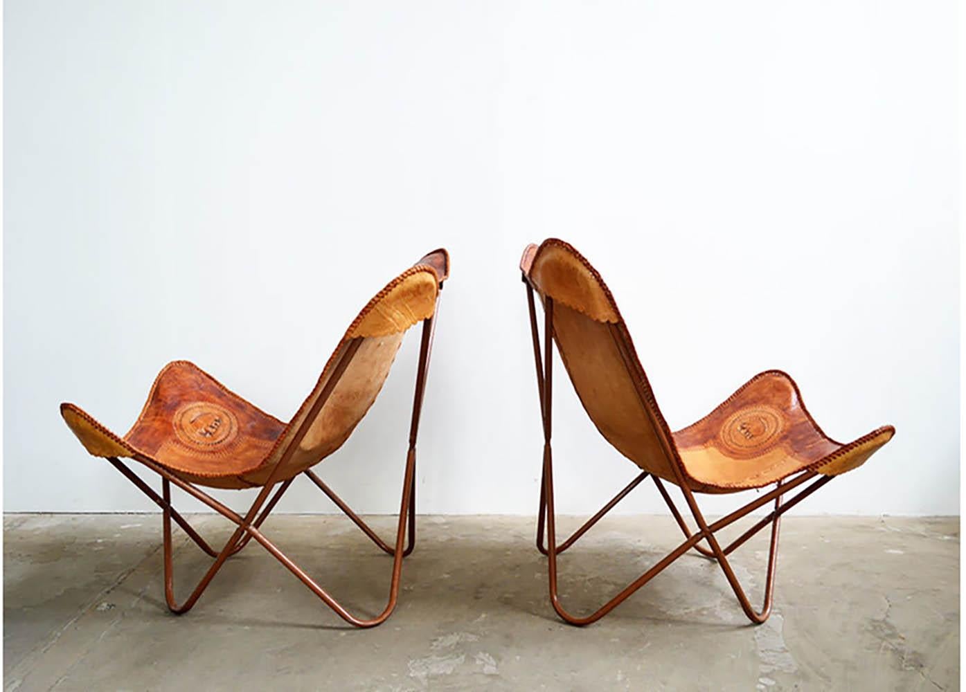 Mid-Century Modern Vintage Leather Butterfly Chairs, Pair For Sale