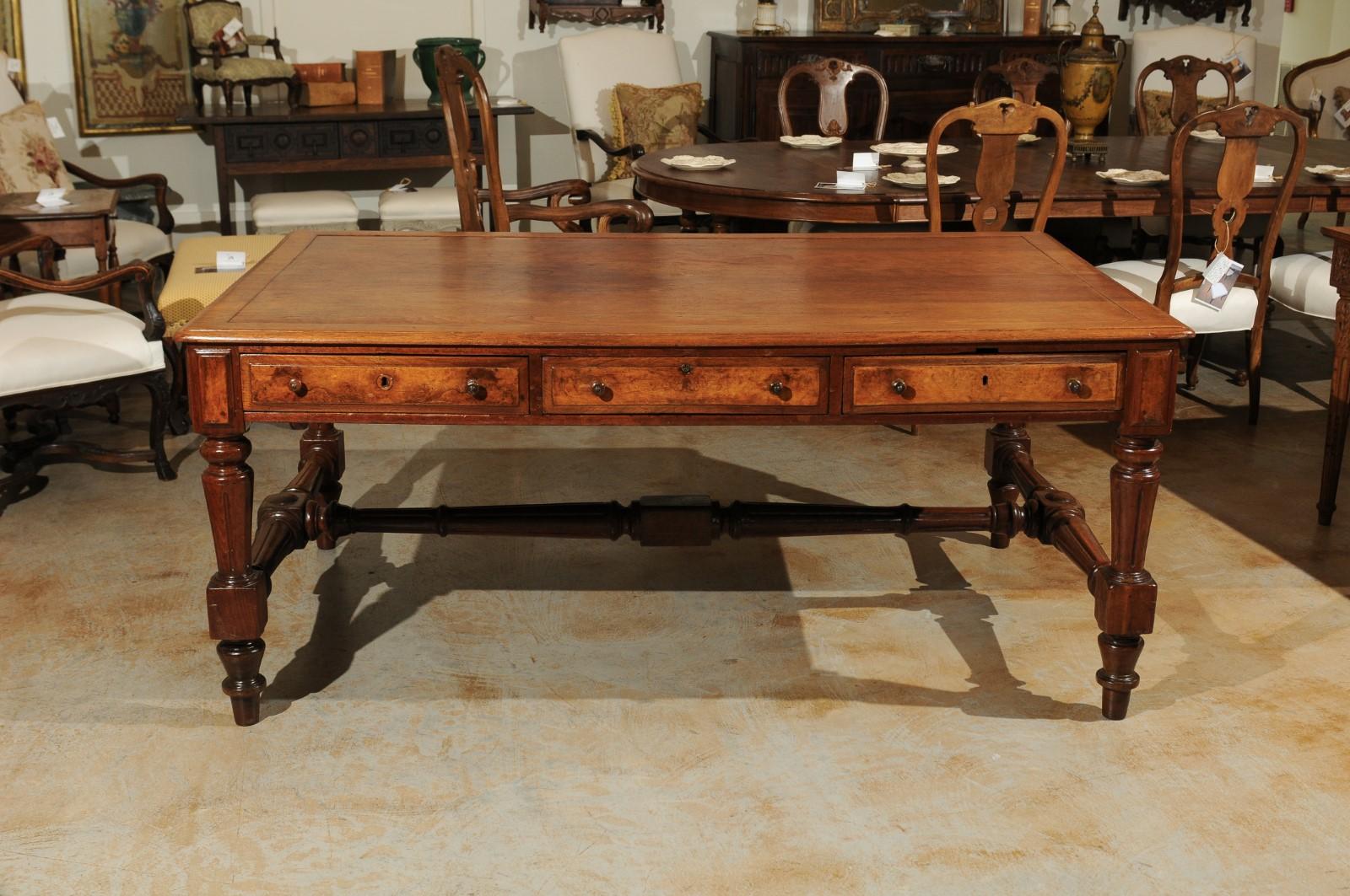 19th Century American Walnut Partners Desk with Six Drawers and Turned Legs In Good Condition In Atlanta, GA
