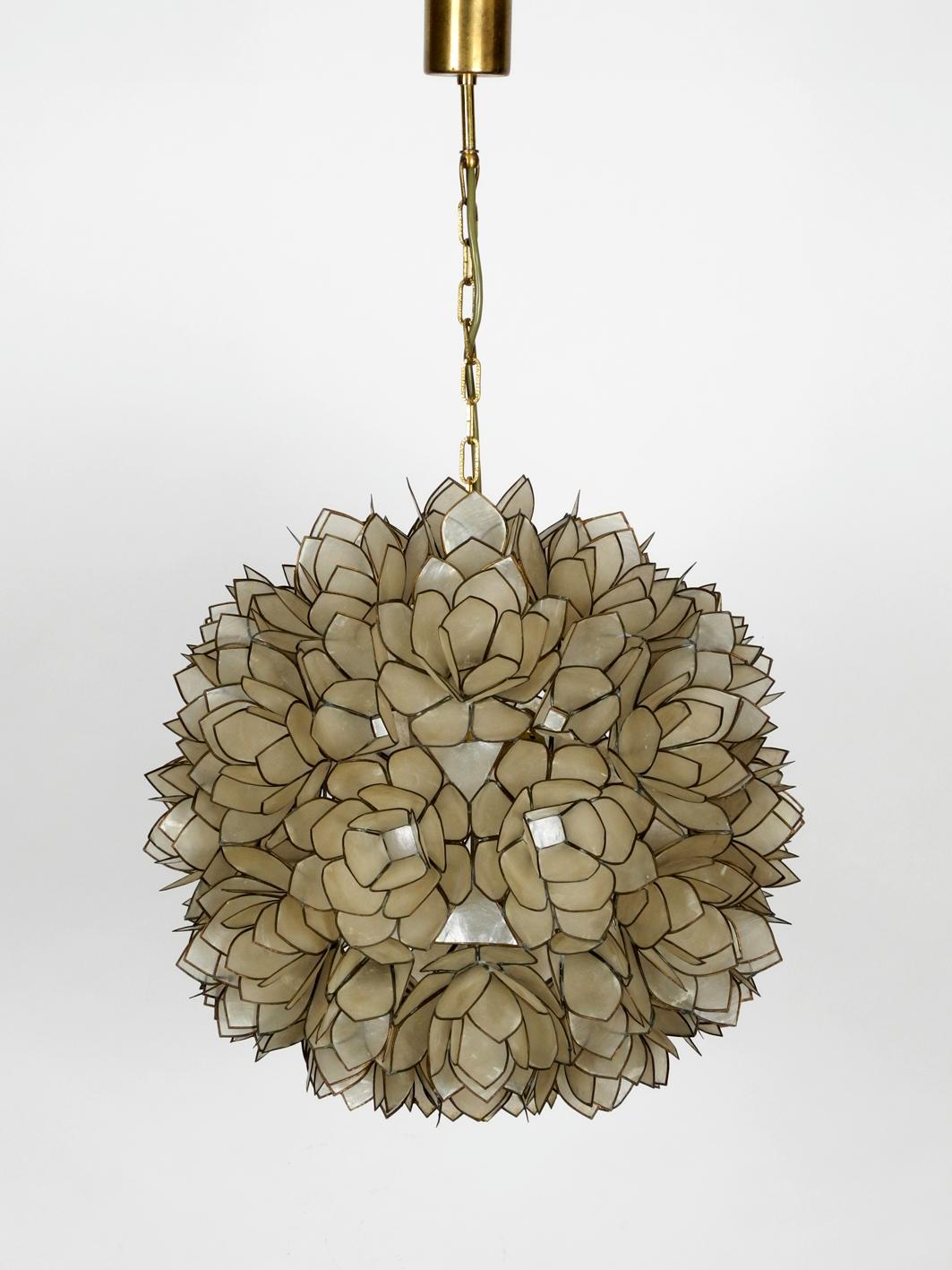 European Elegant Beautiful 1970s Flowers Spherical Pendant Lamp Made of Mother-of-Pearl