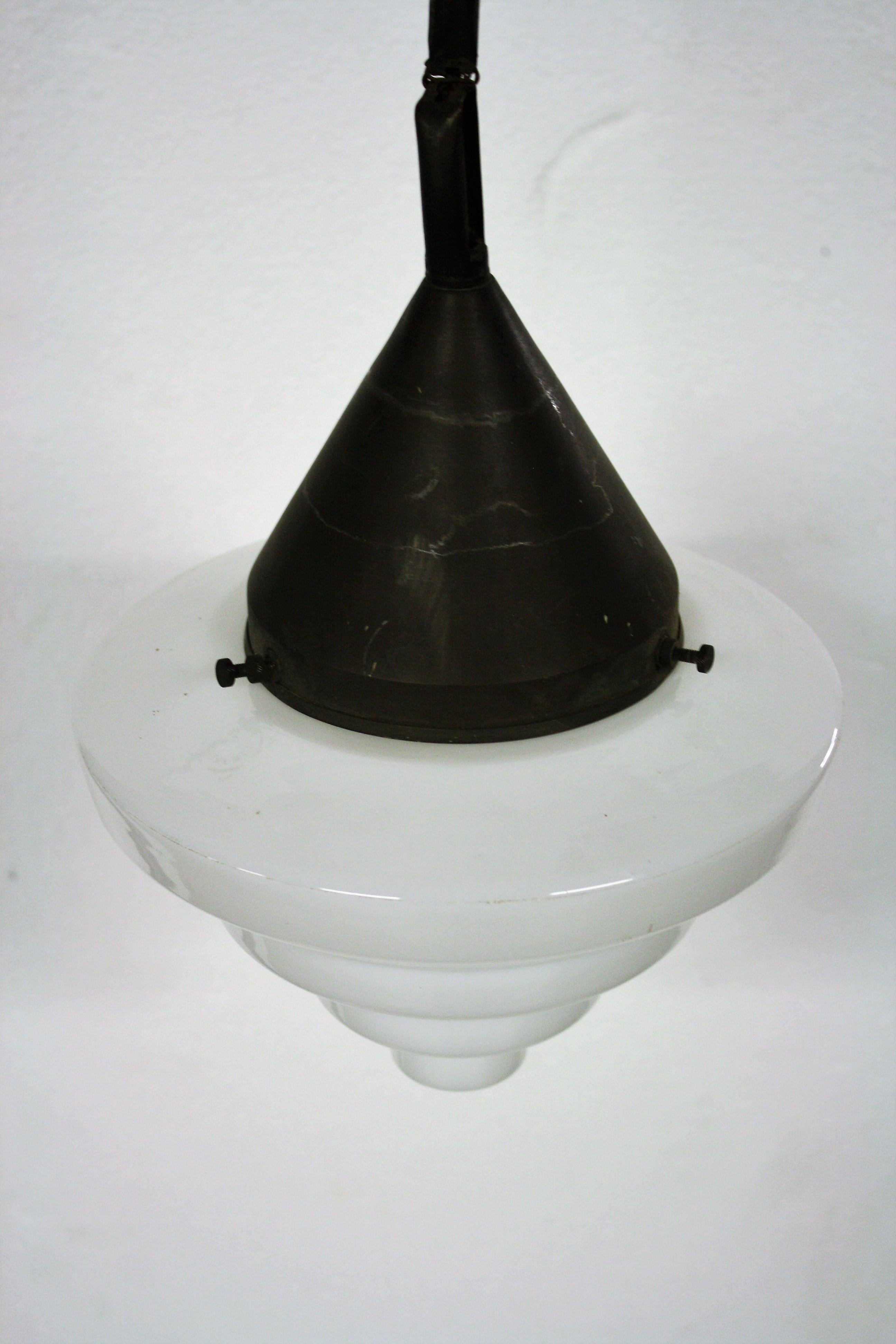 Stepped Art Deco Opaline Pendant Light, 1930s In Good Condition In HEVERLEE, BE