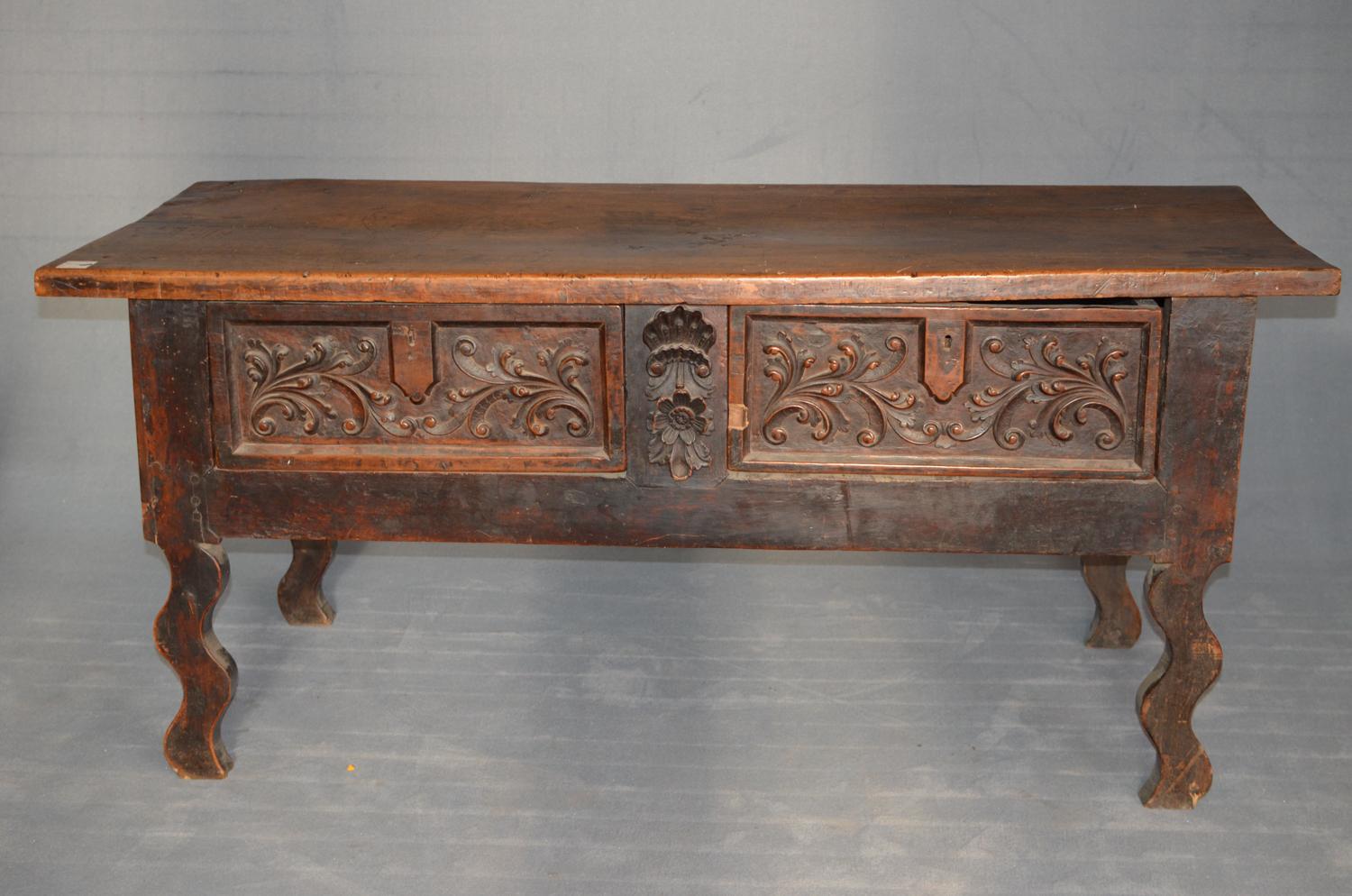 Florentine Renaissance Table in Italian Dark Walnut, 16th Century im Zustand „Gut“ im Angebot in Bari, IT