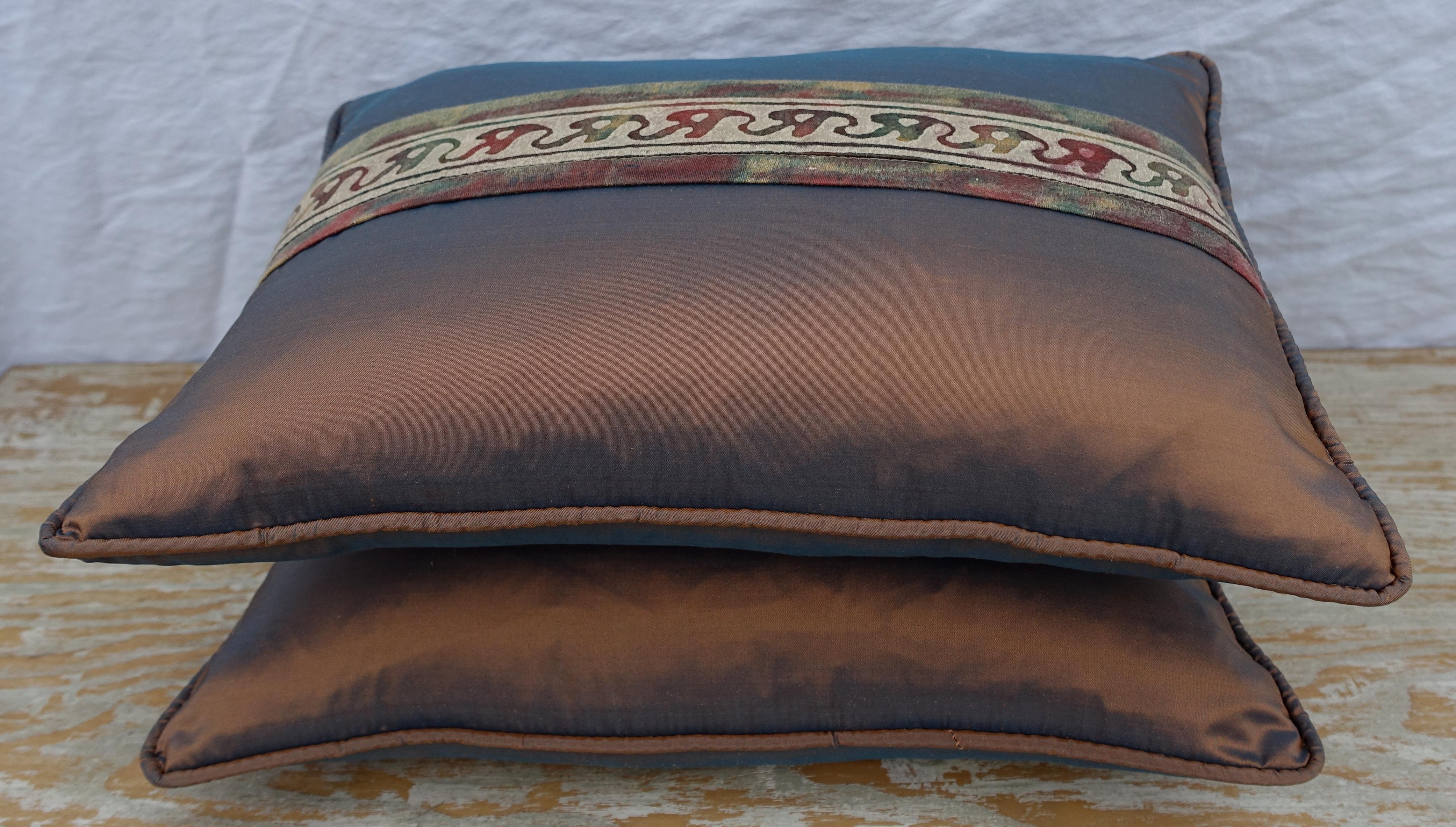 Pair of Fortuny and Silk Pillows In Excellent Condition In Los Angeles, CA
