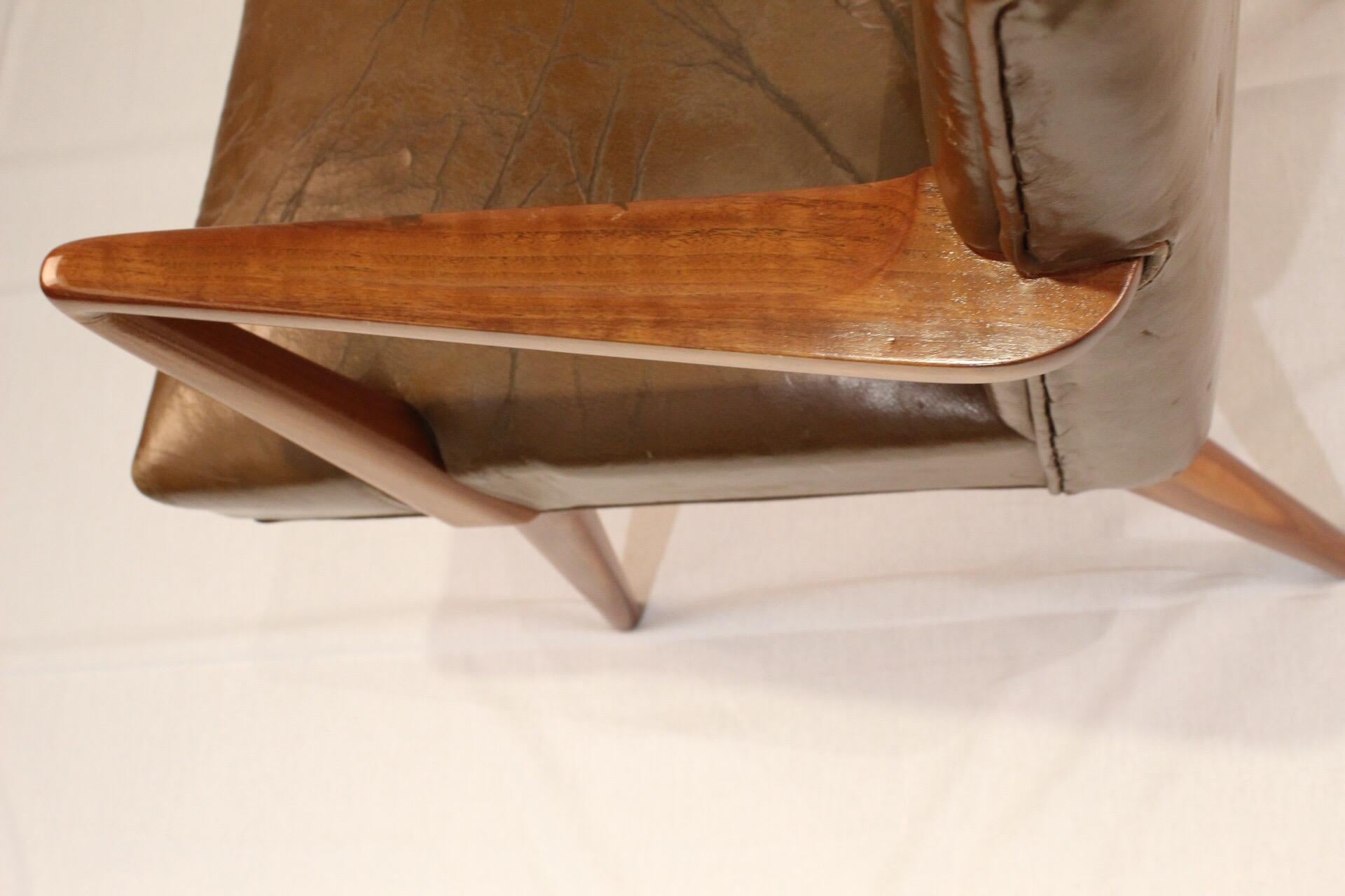 Mid-20th Century Jens Risom Walnut C 108 Armchair