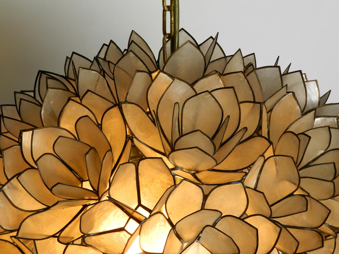 Late 20th Century Elegant Beautiful 1970s Flowers Spherical Pendant Lamp Made of Mother-of-Pearl