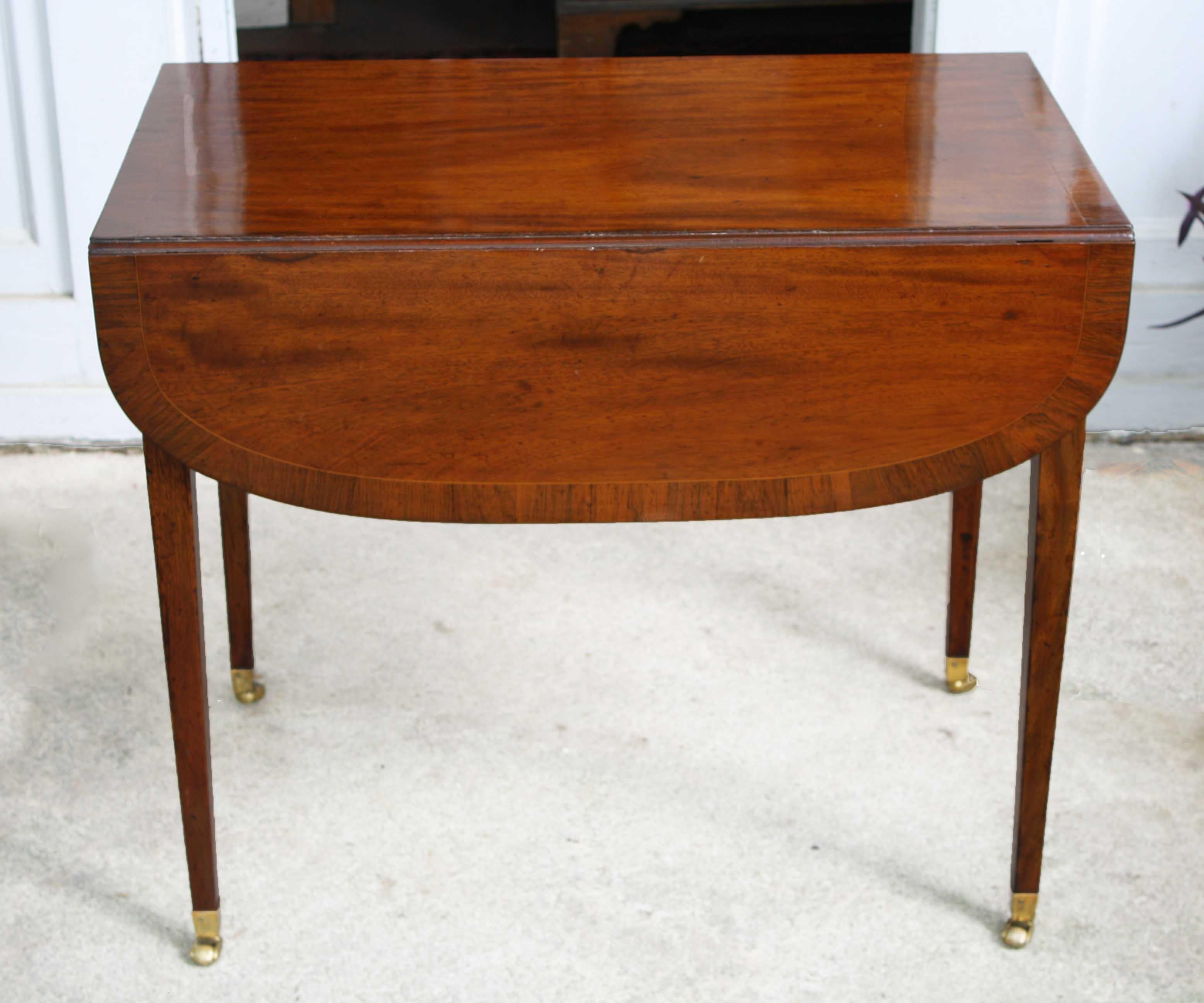 George III Pembroke Table In Good Condition For Sale In Woodbury, CT