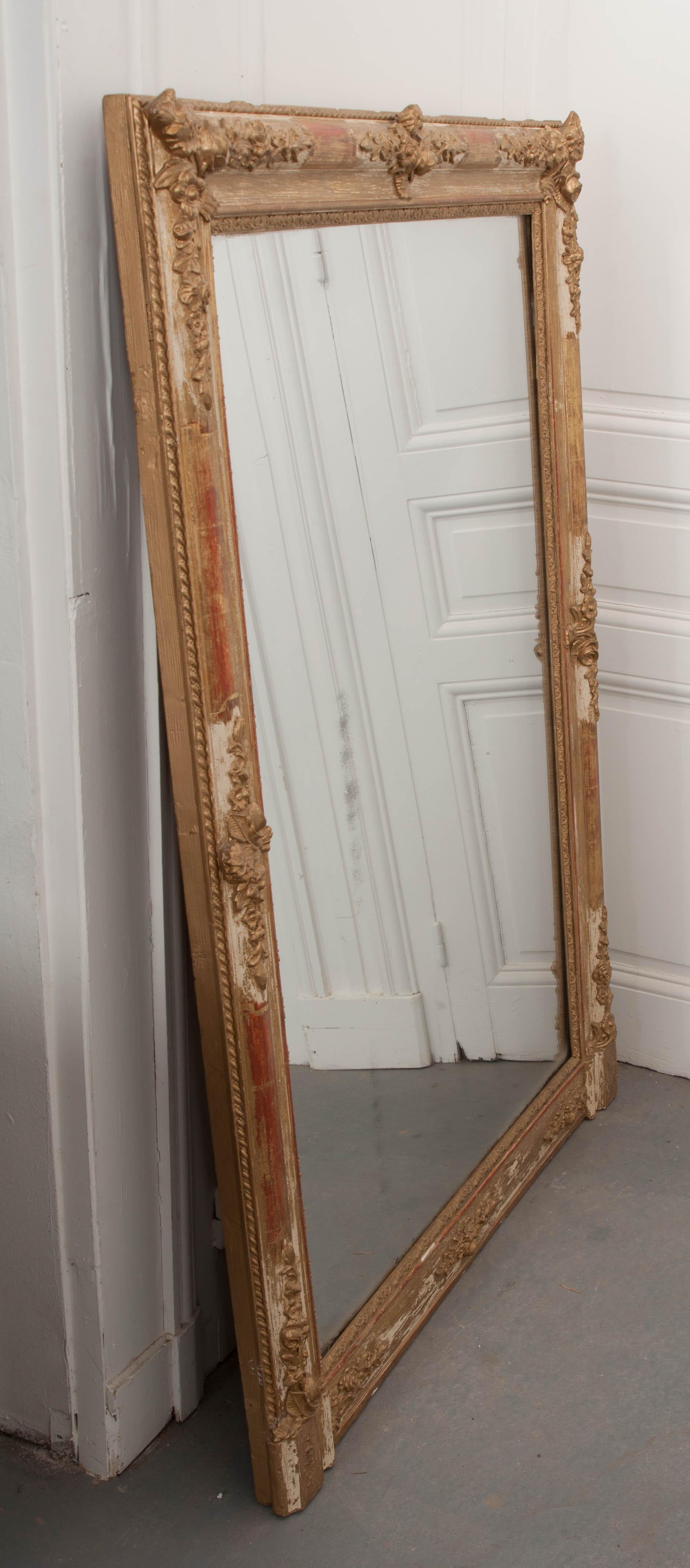 Miroir à manteau en bois doré du XIXe siècle français en vente 1