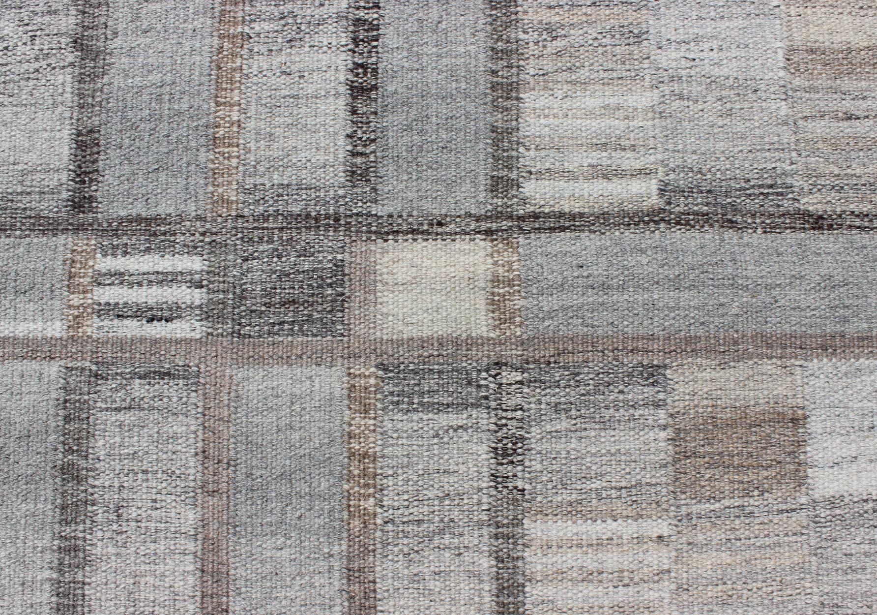 Geometric Stripe Block Modern Scandinavian Flat-Weave Design Rug in Gray Tones In Excellent Condition For Sale In Atlanta, GA
