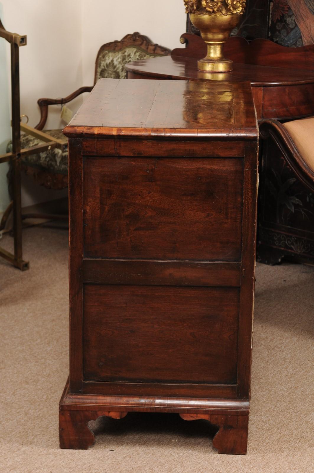 William & Mary Burled Walnut Chest, Early 18th Century 2