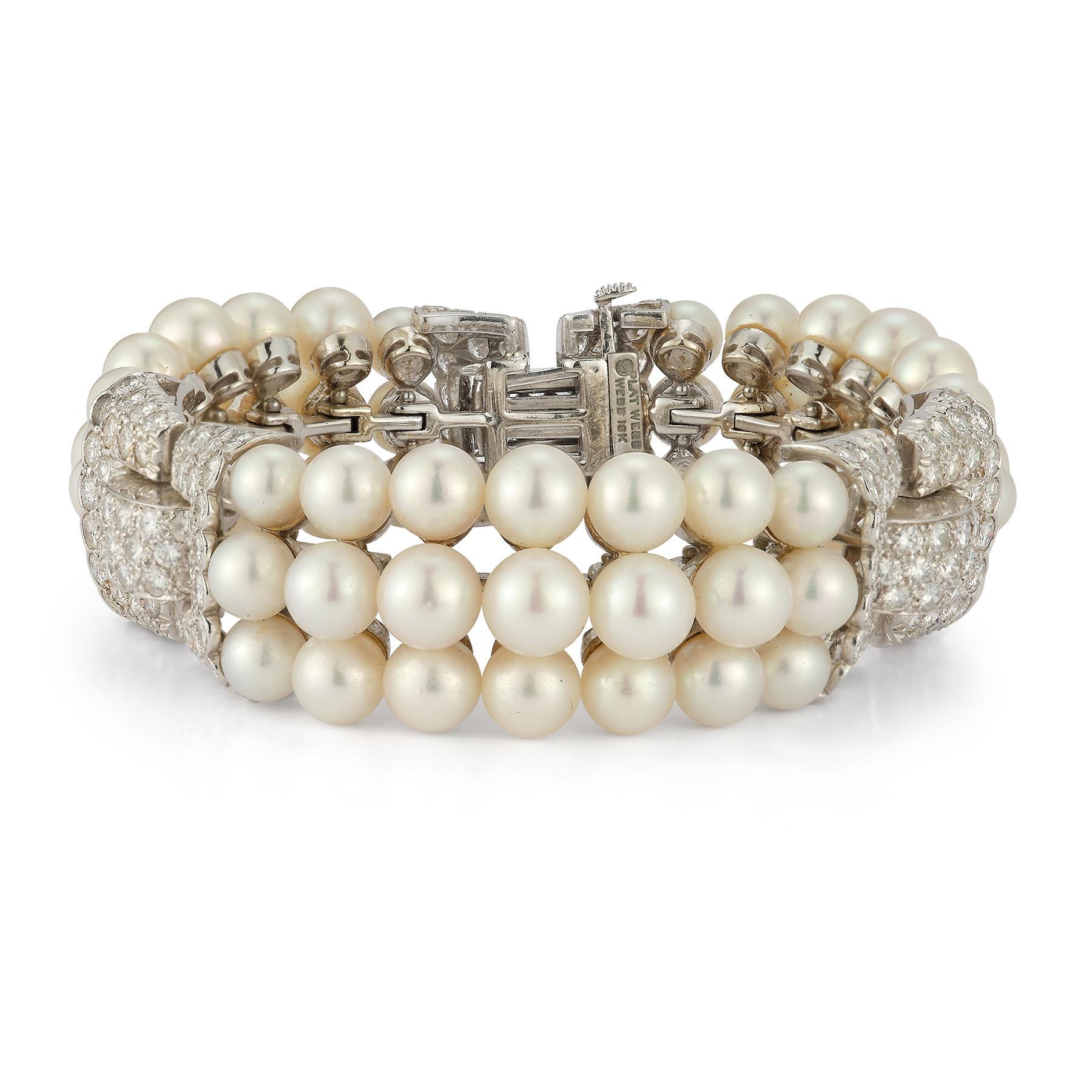David Webb Perlen- und Diamantarmband

 3 Reihen von Perlen mit rund geschliffenen Diamanten montiert 18k & Platin.

Gewicht des Diamanten: Ungefähr 15,00 Karat 

Abmessungen: 7.5