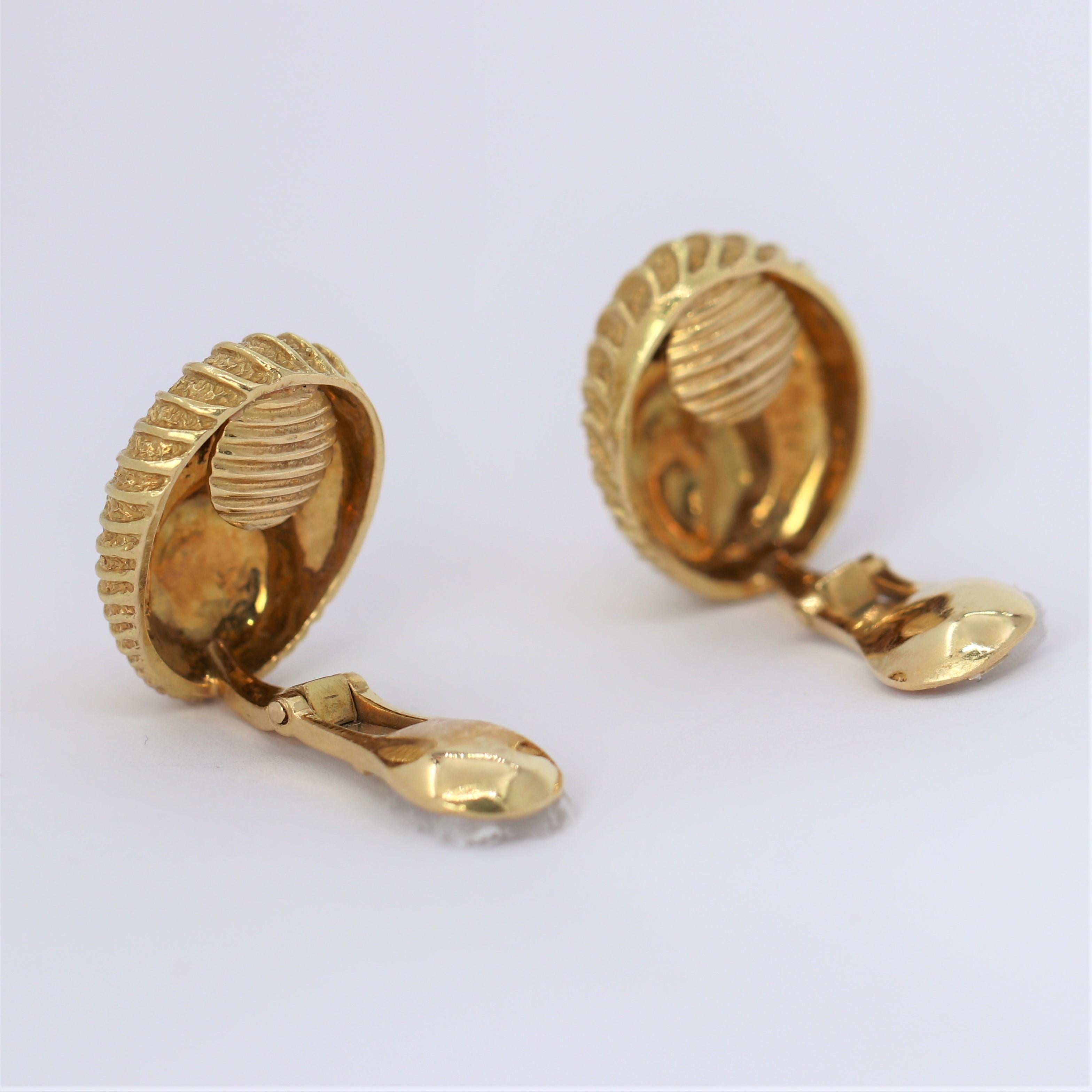 Women's David Webb Petite 18k Yellow Gold Seashell Earrings
