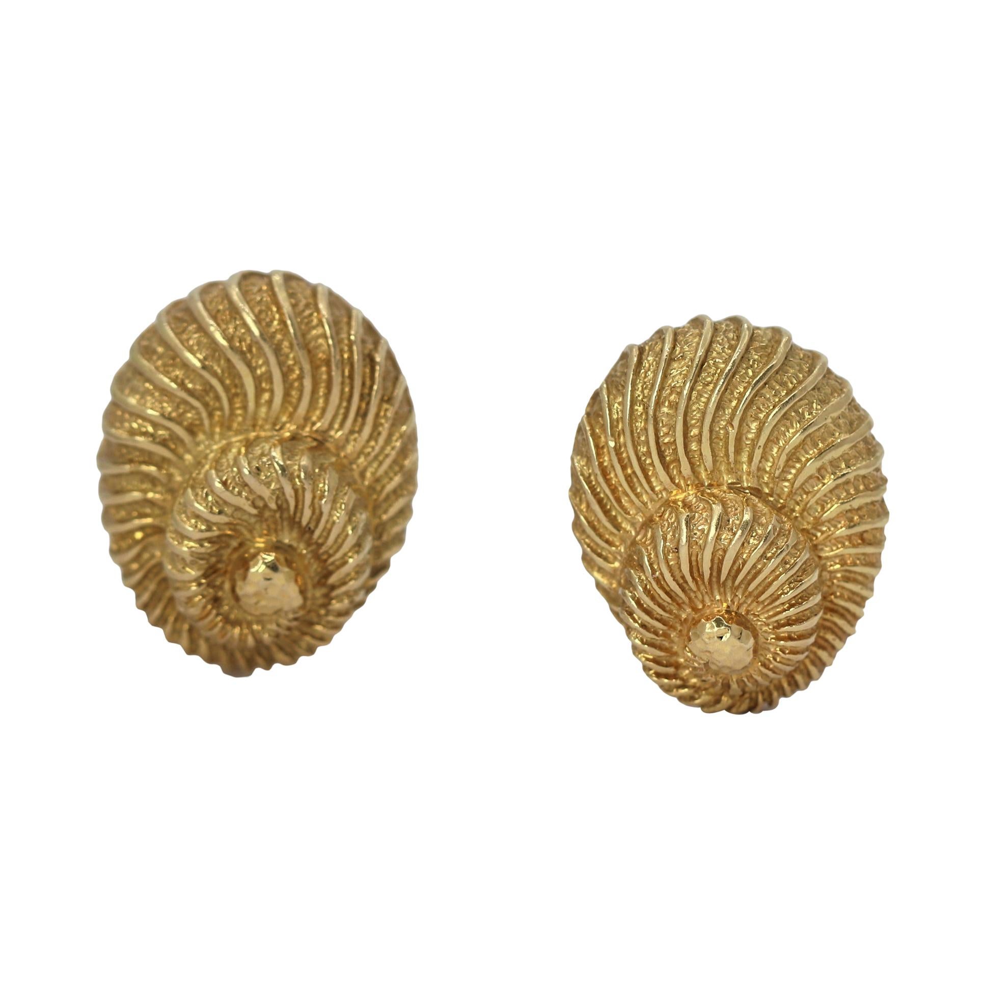 David Webb Petite 18k Yellow Gold Seashell Earrings