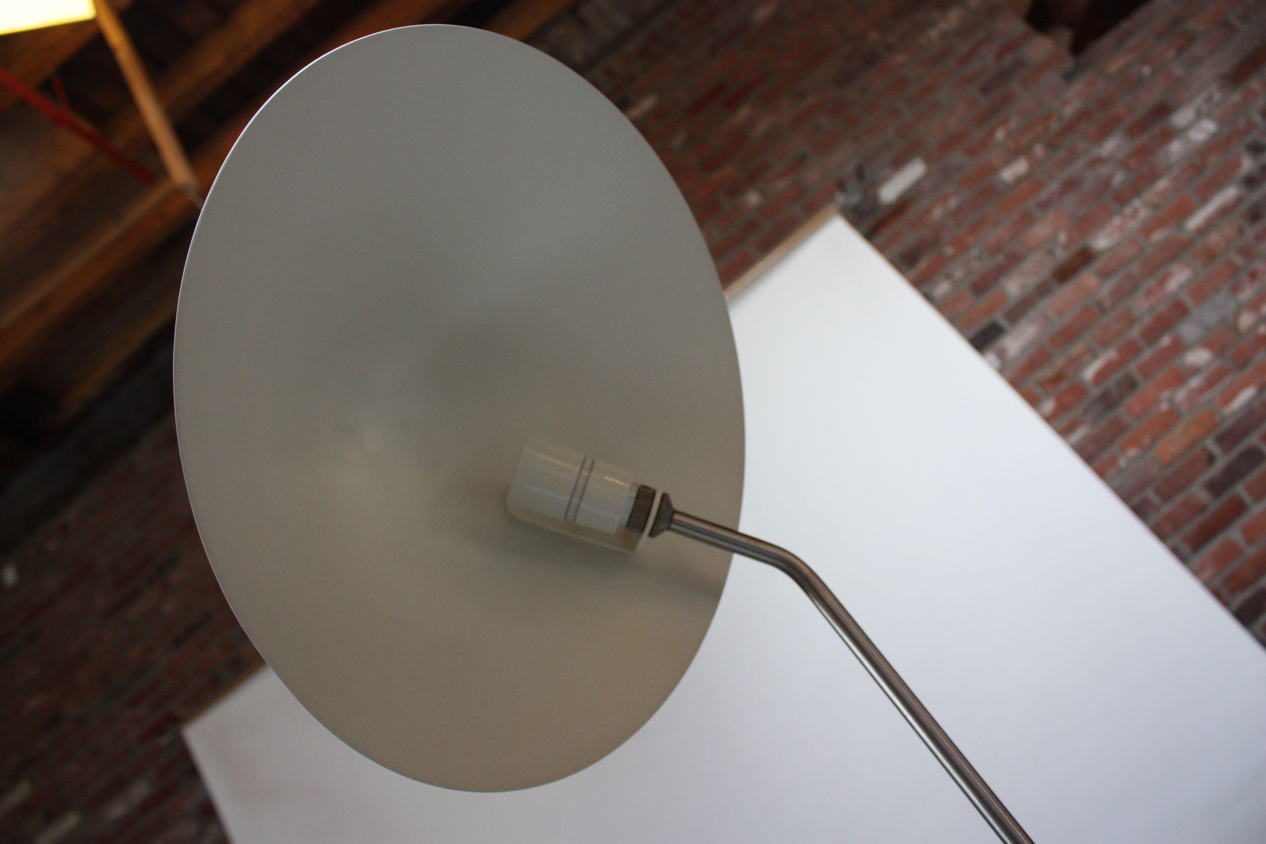 Lampadaire Jrgen Gammelgaard en aluminium et chrome en vente 2