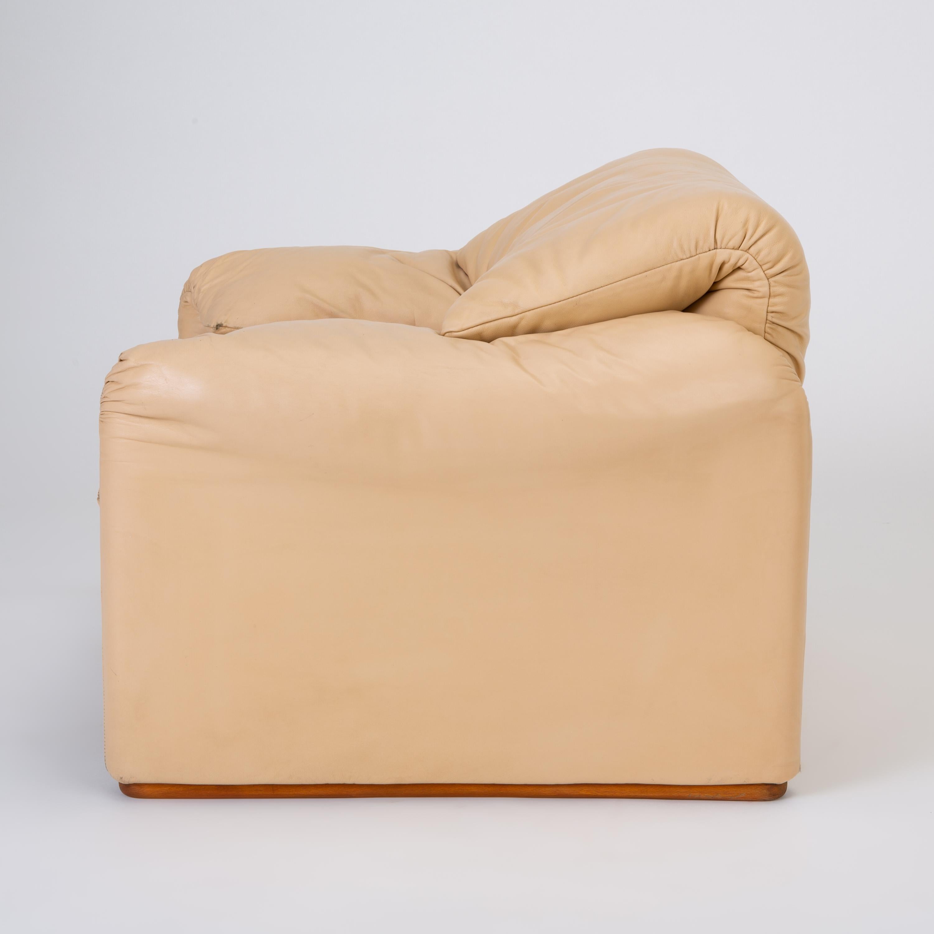 Leather “Maralunga” Chair by Vico Magistretti for Cassina 3