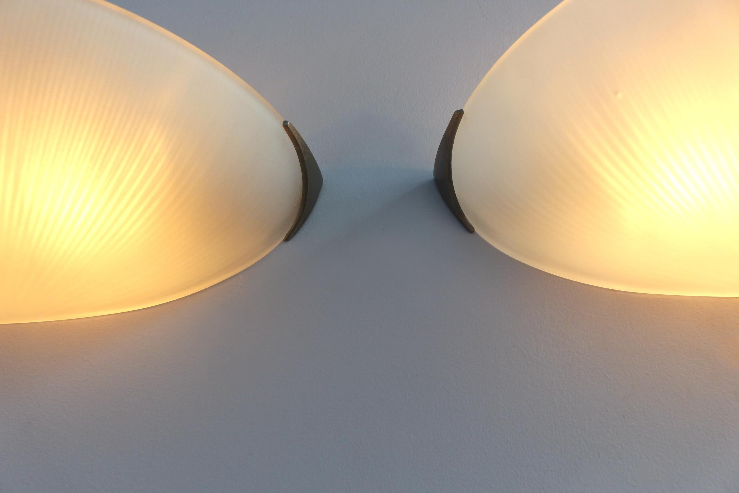 Pair of Fine French Art Deco Fluted Glass and Nickel Wall Lights by Perzel For Sale 4