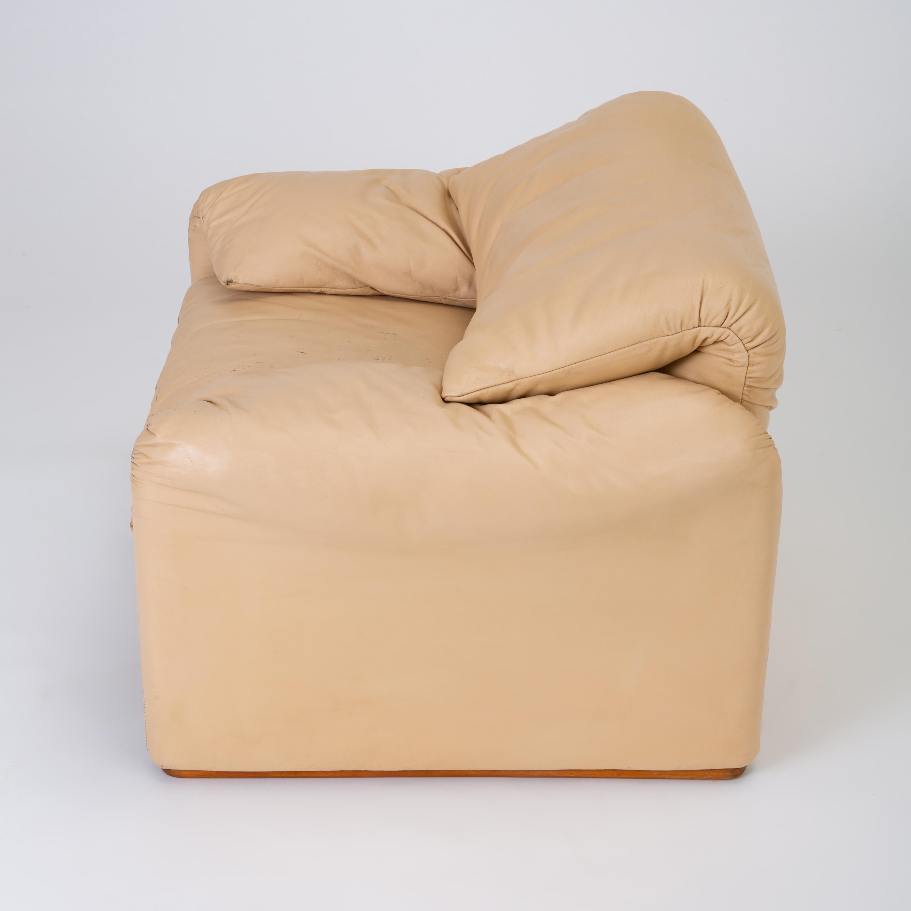 Leather “Maralunga” Chair by Vico Magistretti for Cassina 4