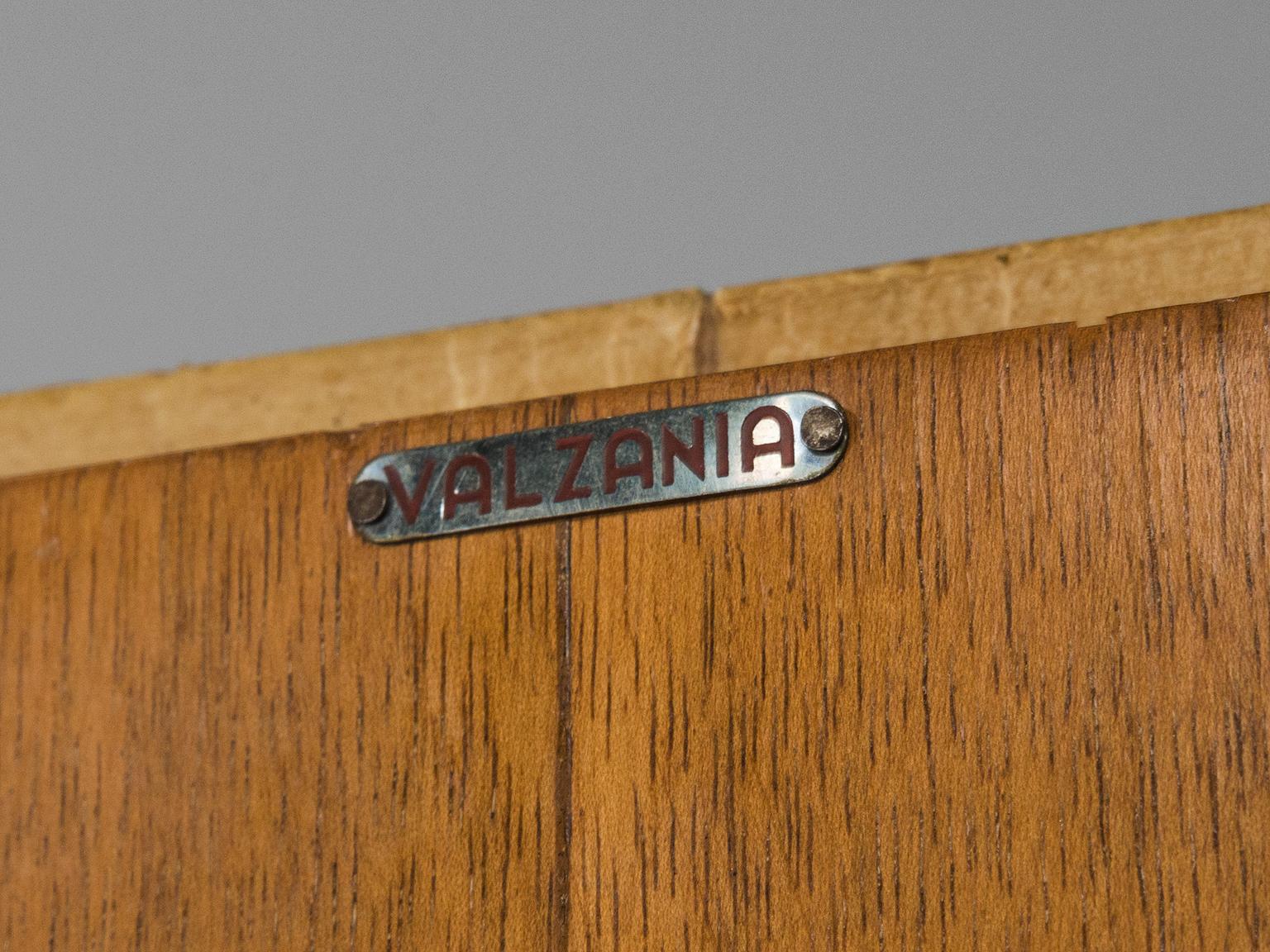 Raro Gran Armario Valzania en Pergamino y Latón 4