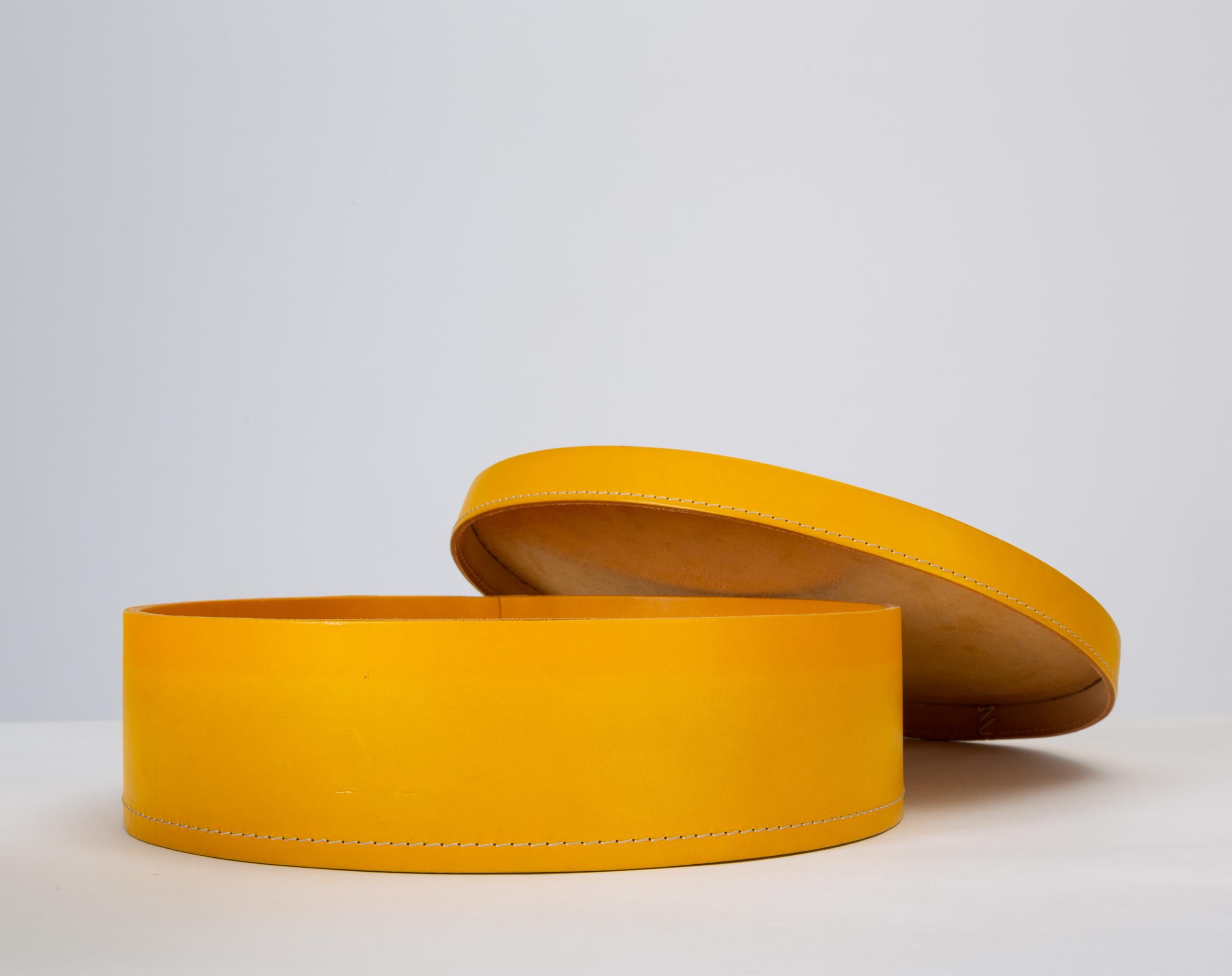 Round Leather Nesting Boxes by Arte Cuoio & Triangolo 5