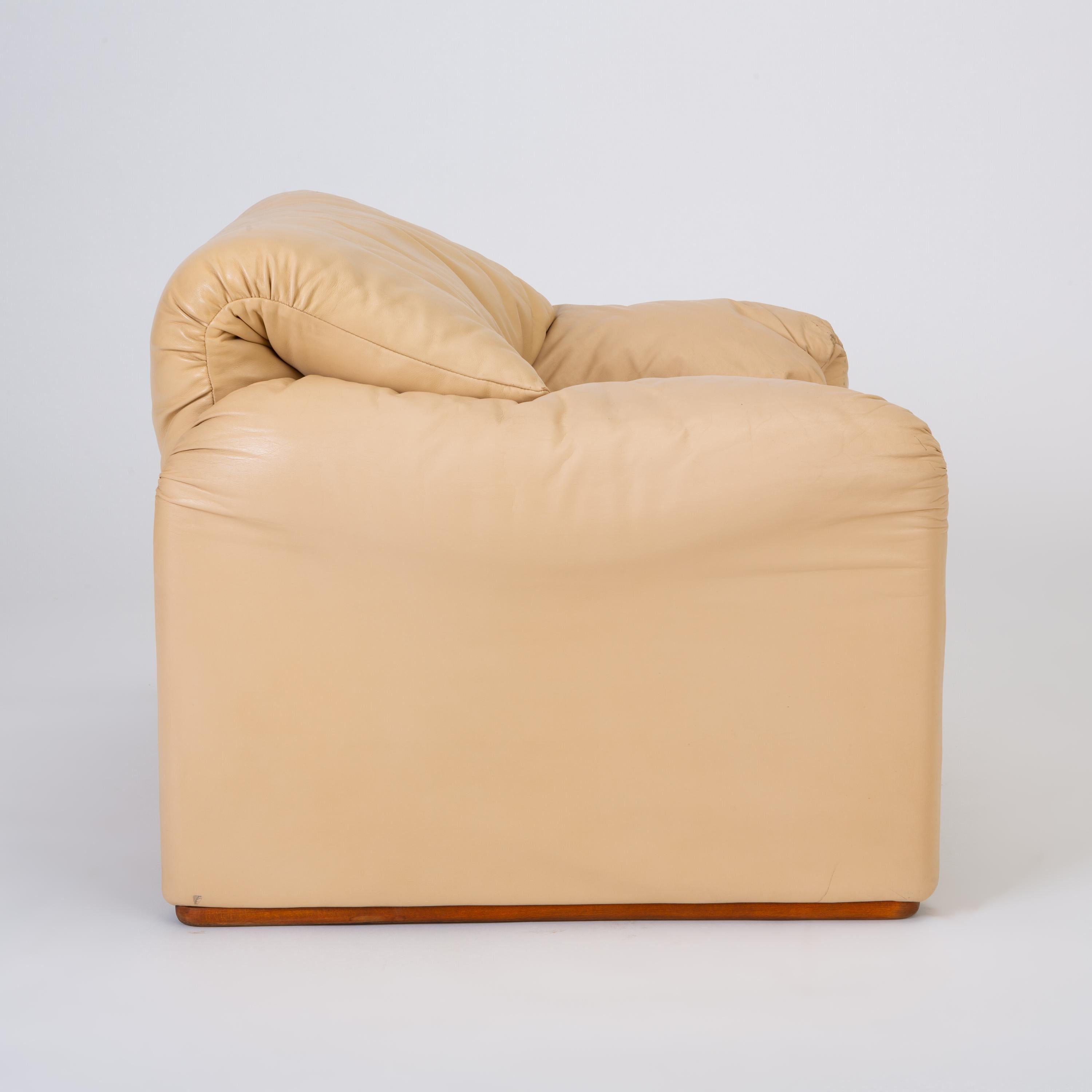 Leather “Maralunga” Chair by Vico Magistretti for Cassina 5