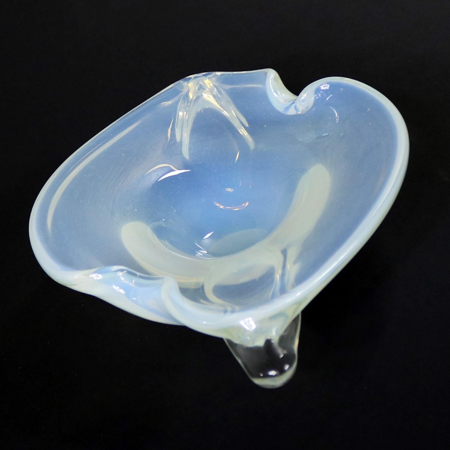 Large White Opalescent and Clear MCM Murano Glass Centerpiece Bowl Biomorphic 2