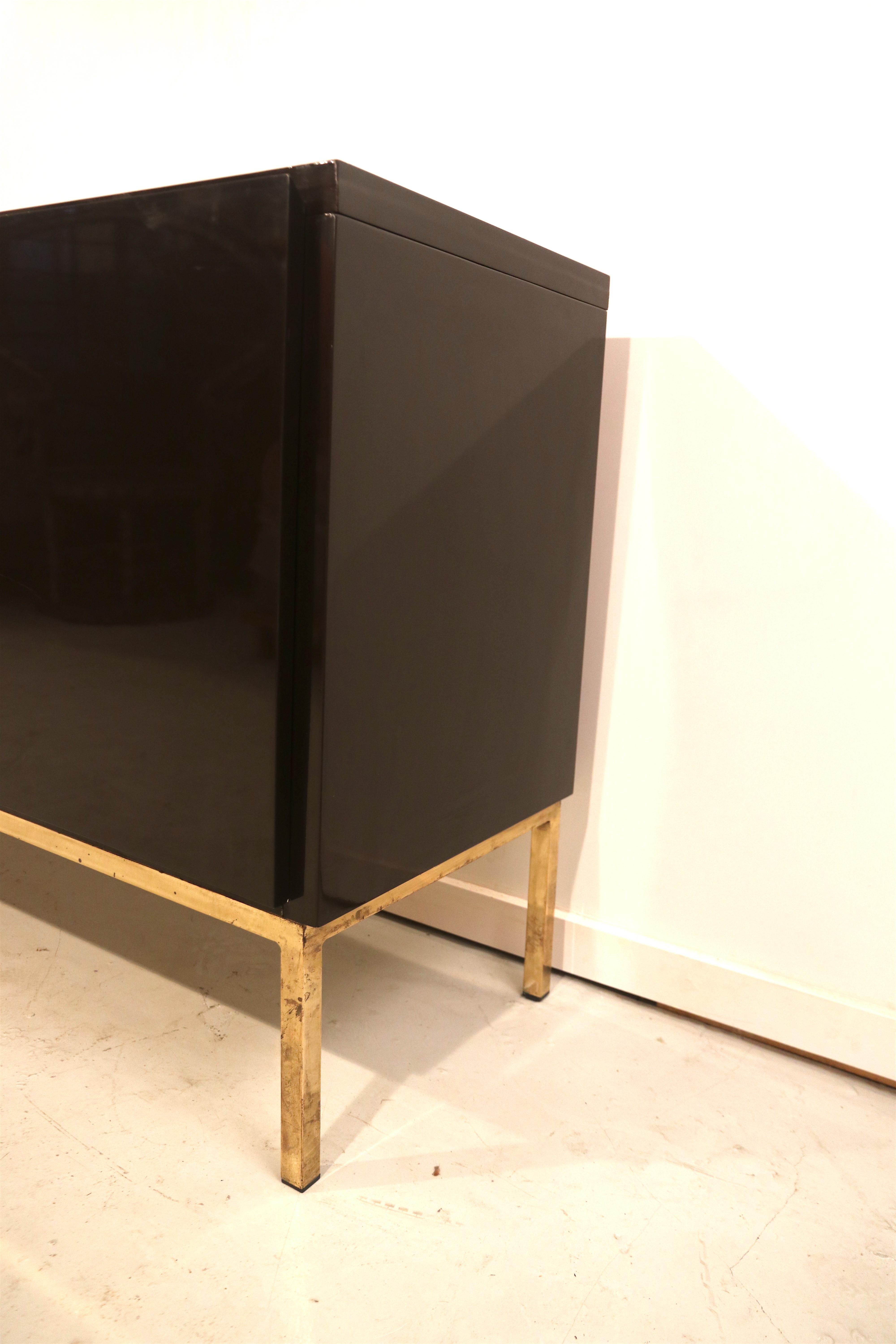 High Gloss Lacquered Credenza Sideboard by Jean Claude Mahey for Roche Bobois For Sale 3