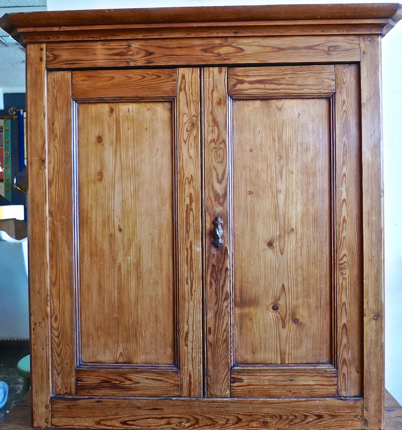 French XIX Stained Pinewood Linen Cupboard or Buffet 10