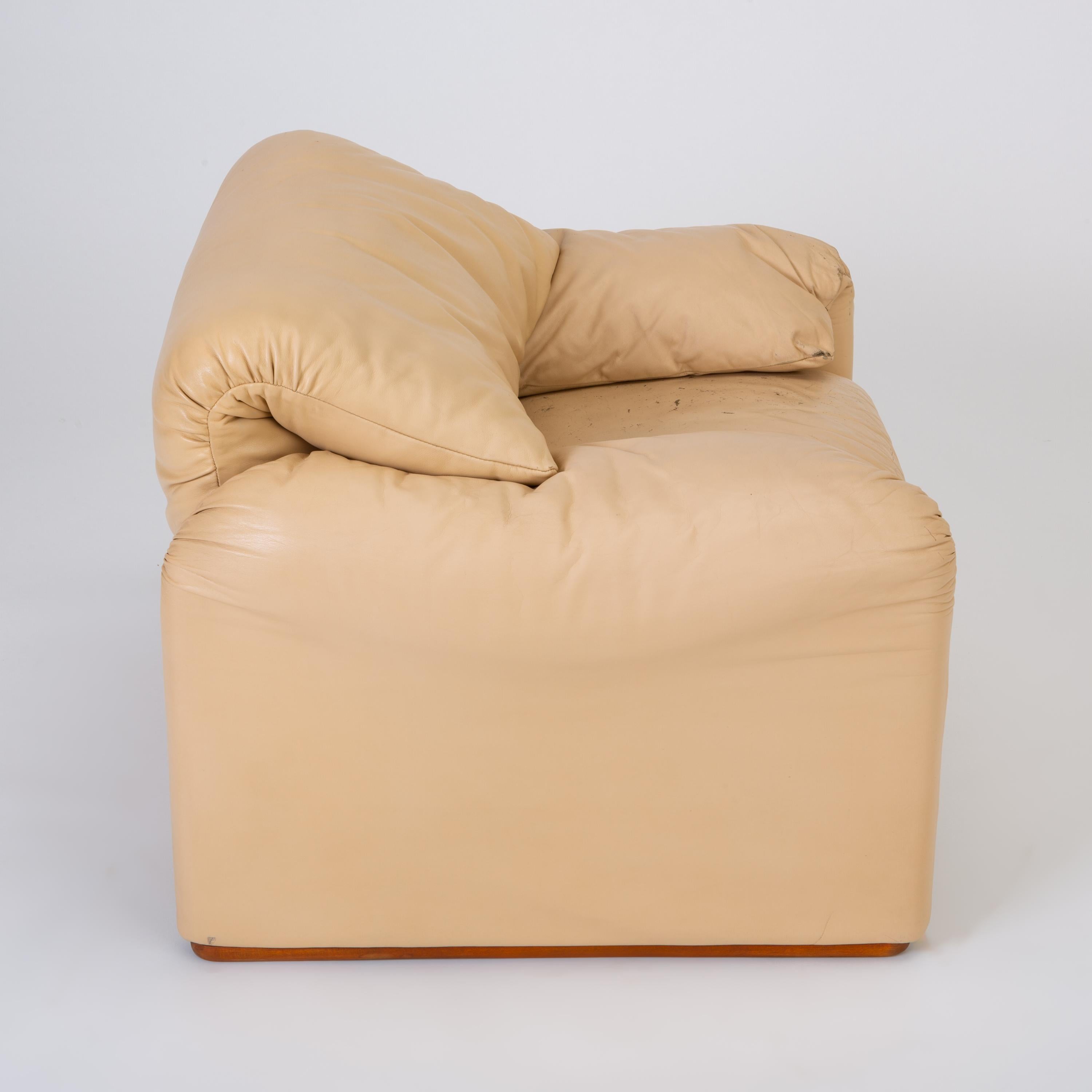 Leather “Maralunga” Chair by Vico Magistretti for Cassina 7