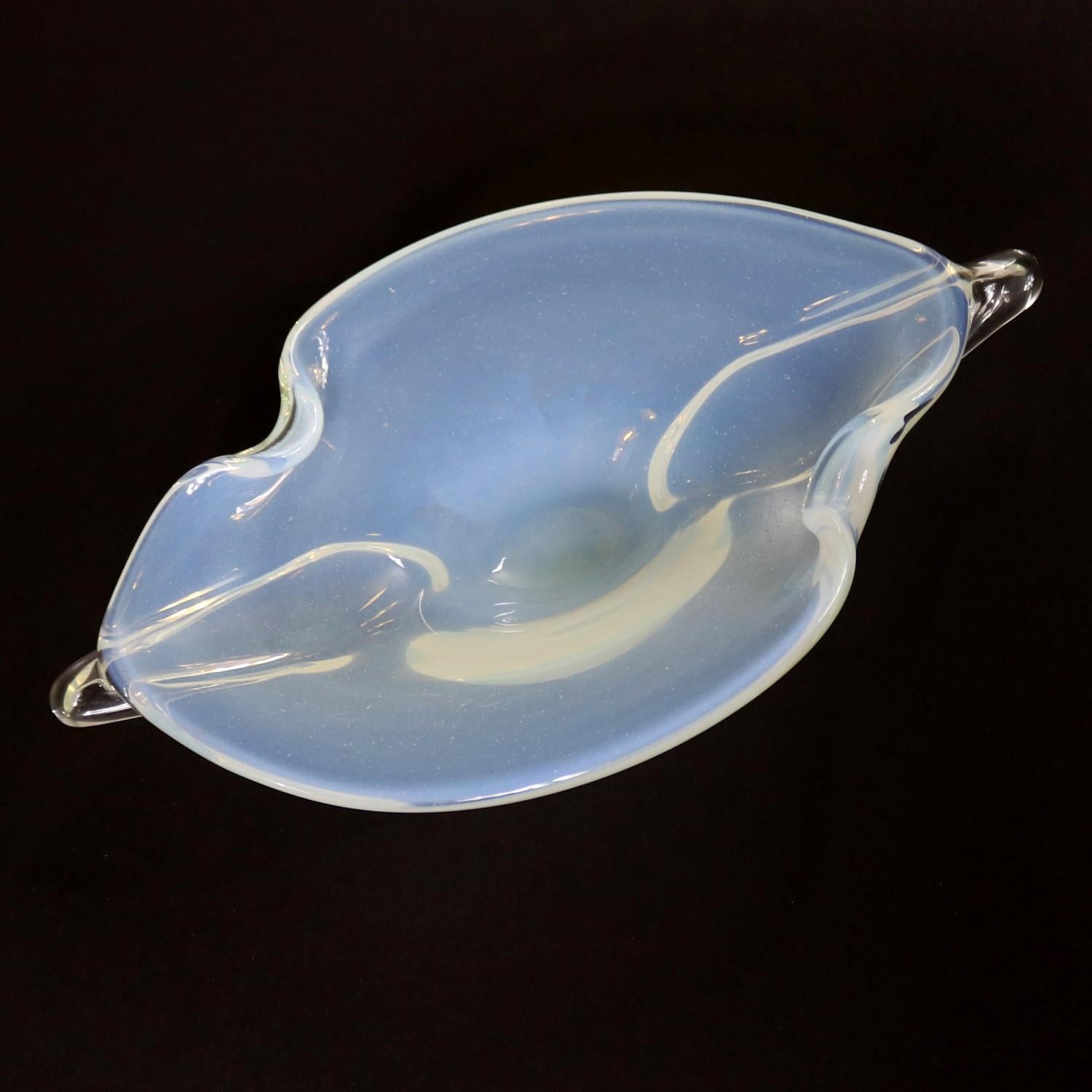 Large White Opalescent and Clear MCM Murano Glass Centerpiece Bowl Biomorphic 4