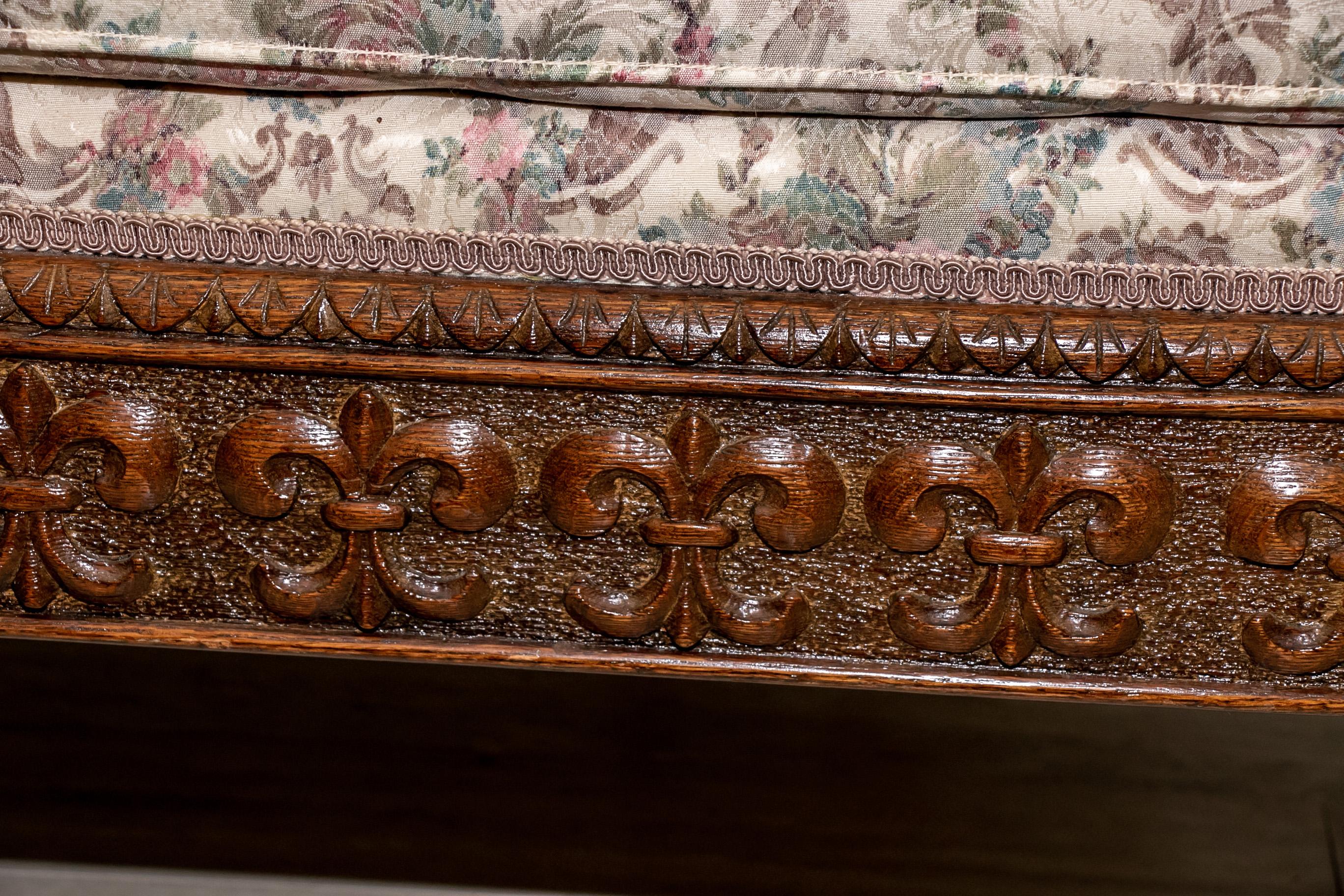 Late 19th Century Ornately Carved Oak Settee For Sale 10