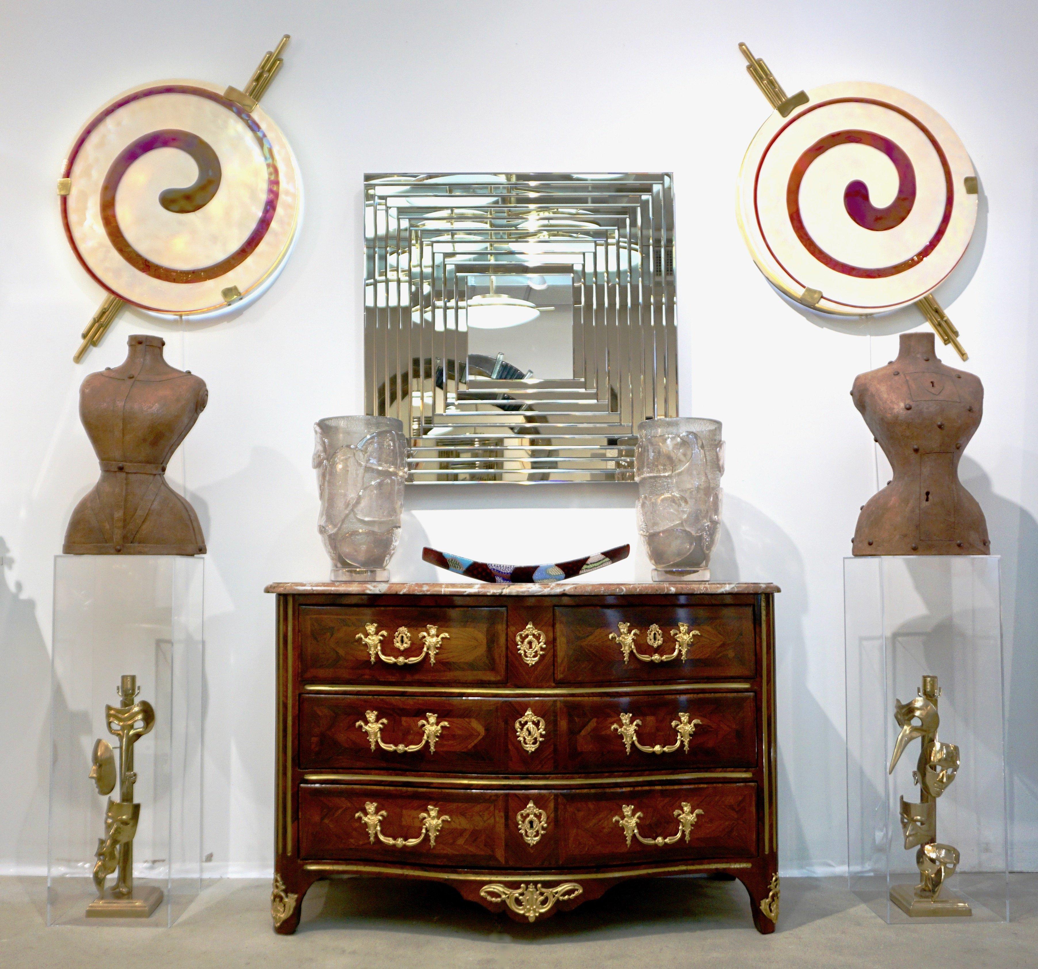 French Louis XV commode, circa 1725-1730, beautifully kingwood veneered with ormolu accents, stamped by Maitre Nicolas-Jean Marchand with a 