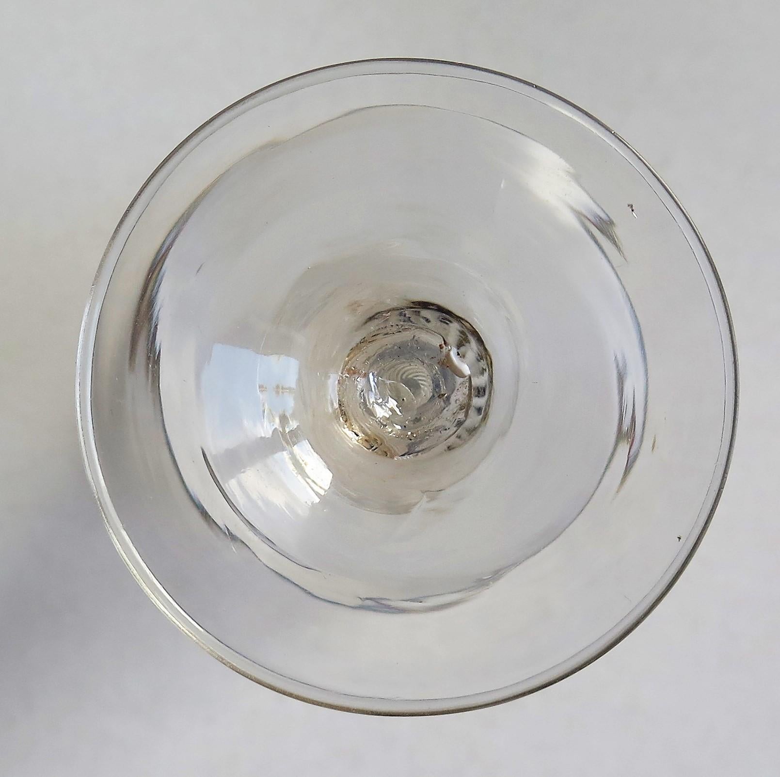 Mid-18th Century Georgian tall Wine Glass hand-blown Cotton Twist opaque Stem For Sale 6