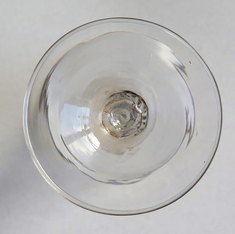 Mid-18th Century Georgian tall Wine Glass hand-blown Cotton Twist opaque Stem For Sale 13