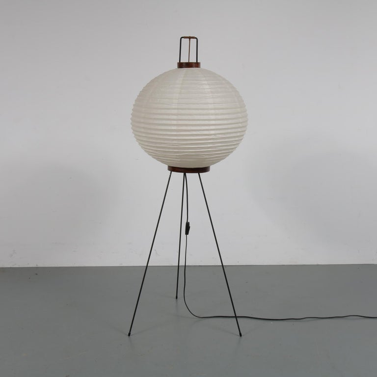 Isamu Noguchi Early Edition Floor Lamp, Japan, 1950 For Sale at 1stDibs