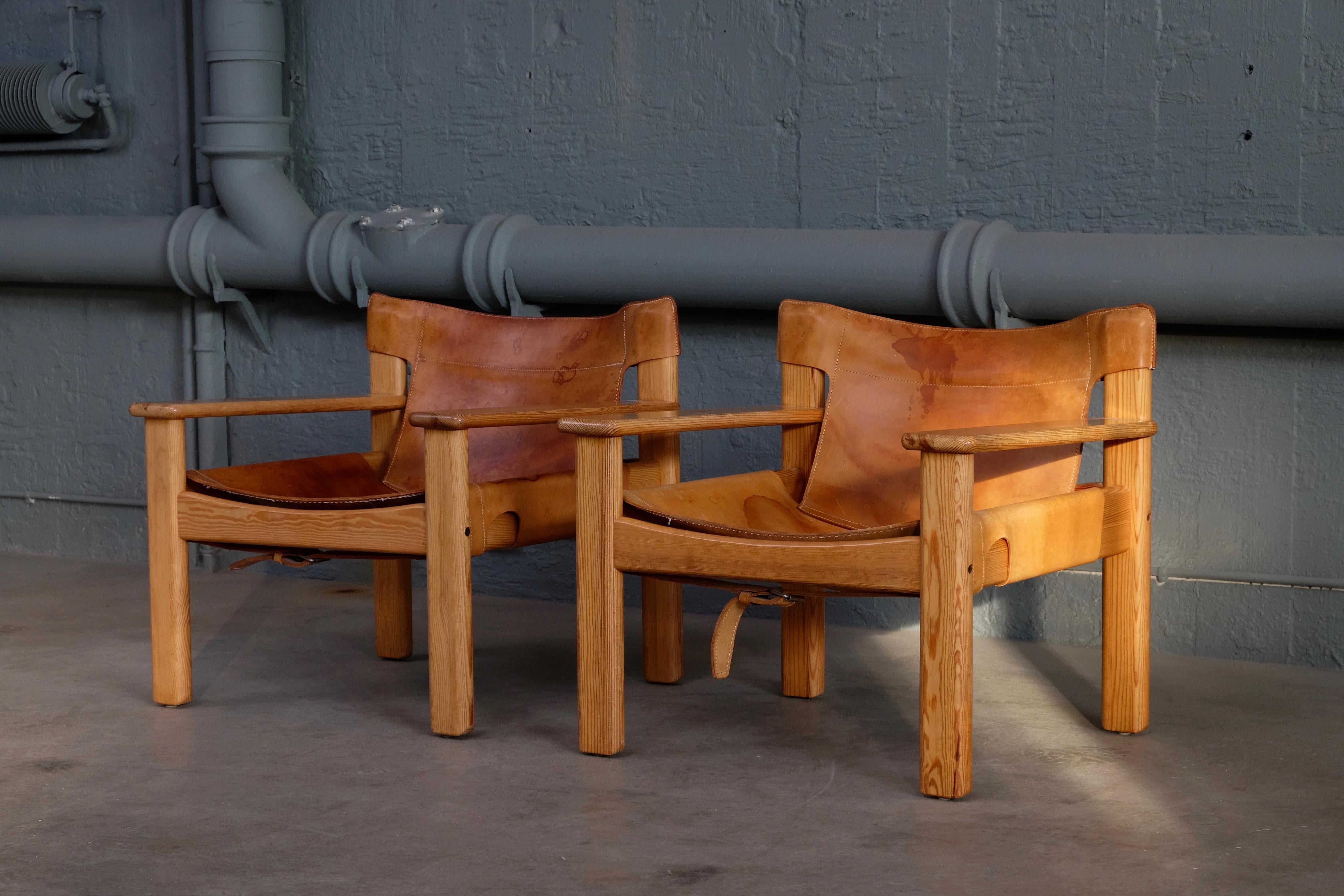 Great pair of armchairs by Karin Mobring, 1970s.
Leather and pine. Global front door shipping: 499 USD