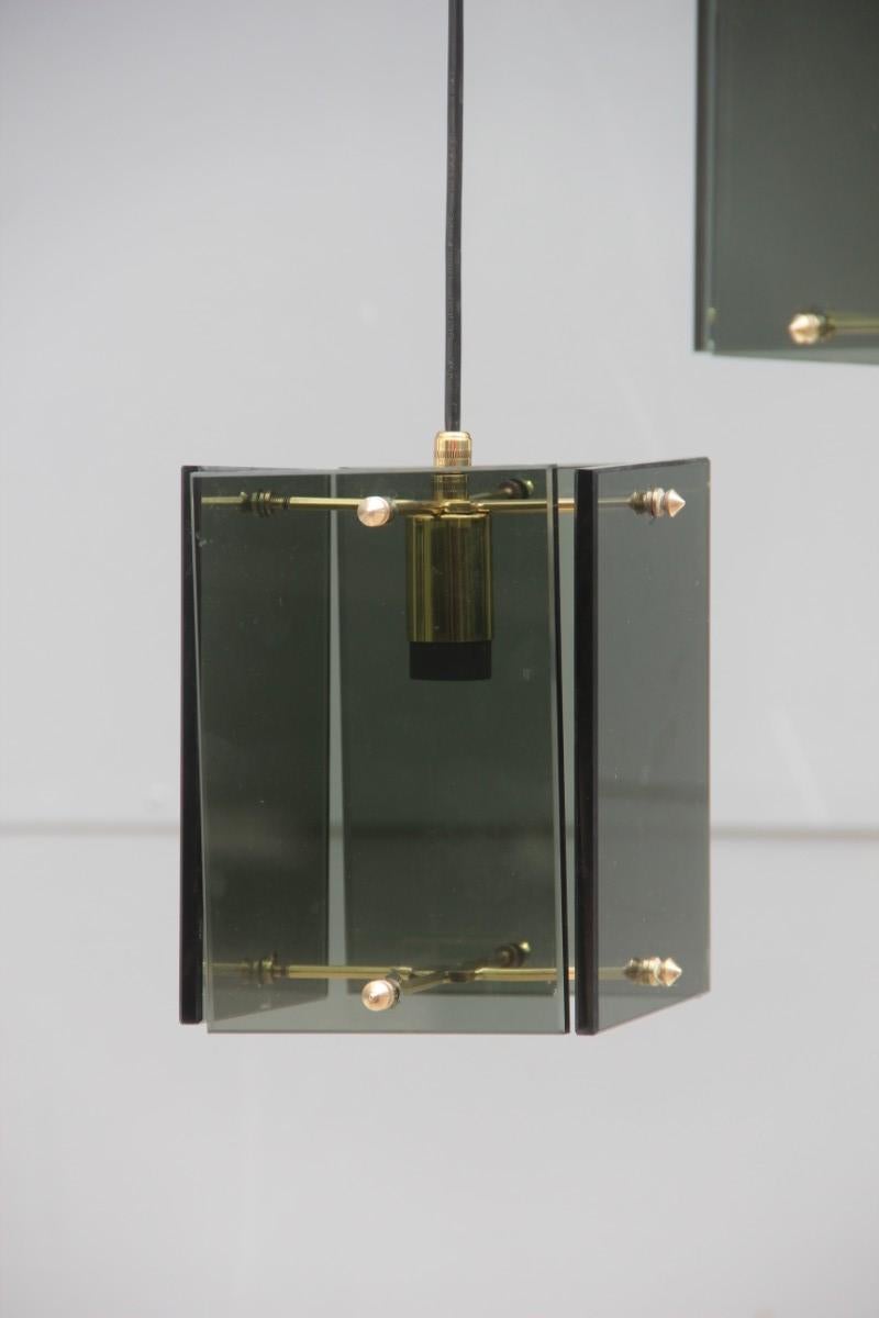 Lampadario italiano di metà secolo in ottone cristallo grigio oro spesso.